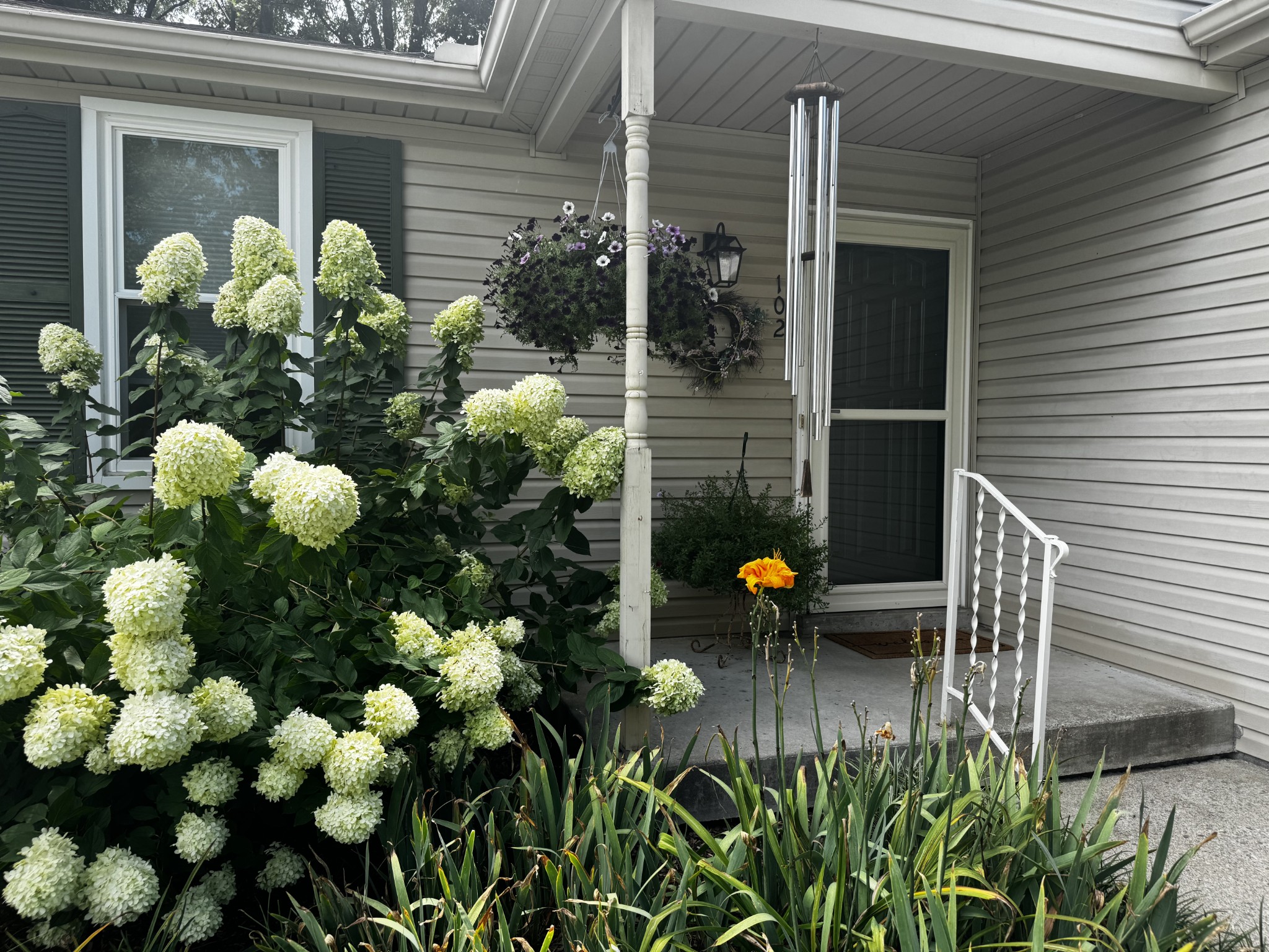 102 River Bend Rd