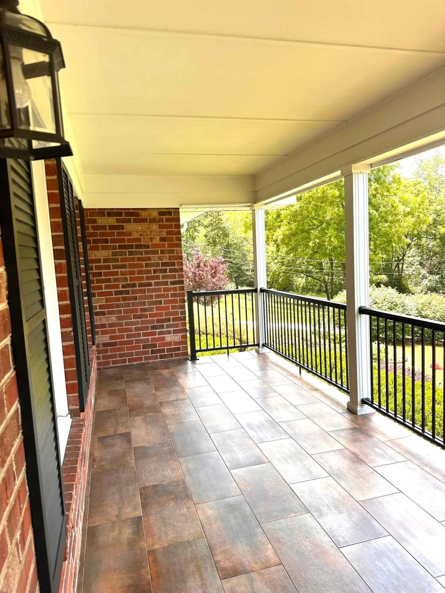 2220 Edgewater Drive, NW