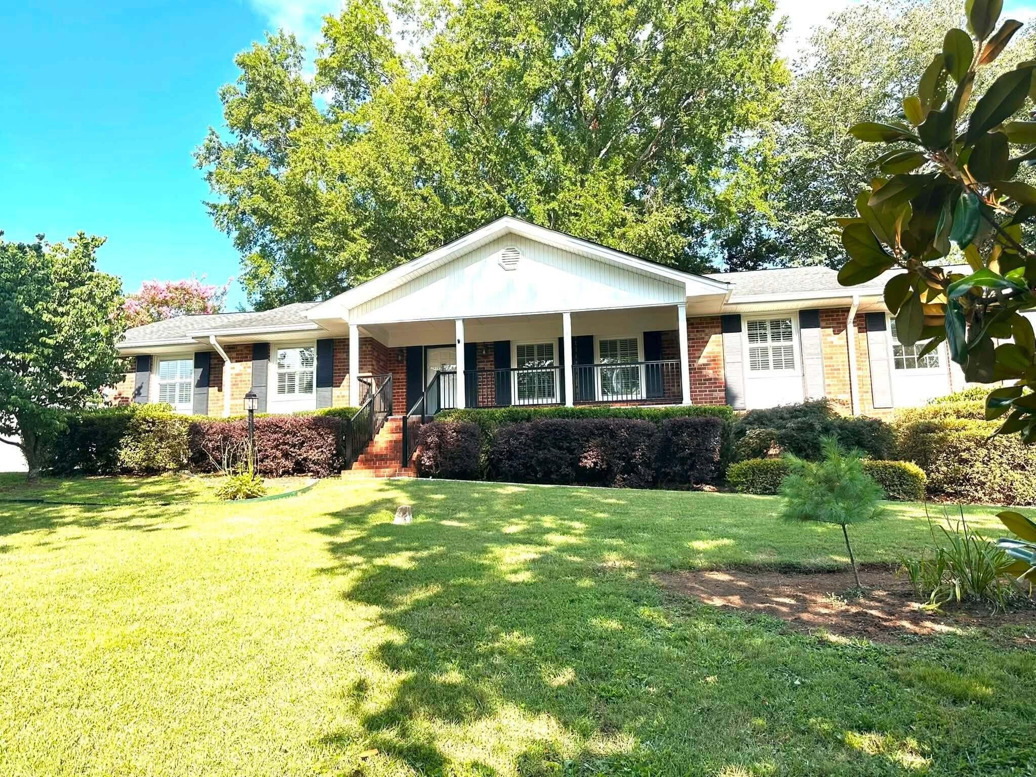 2220 Edgewater Drive, NW