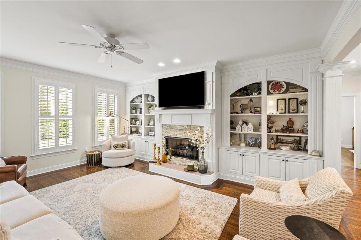 9867 Windrose Circle