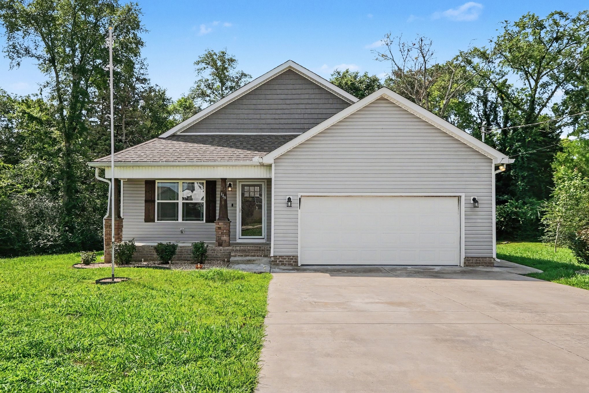 118 Blue Grass Dr
