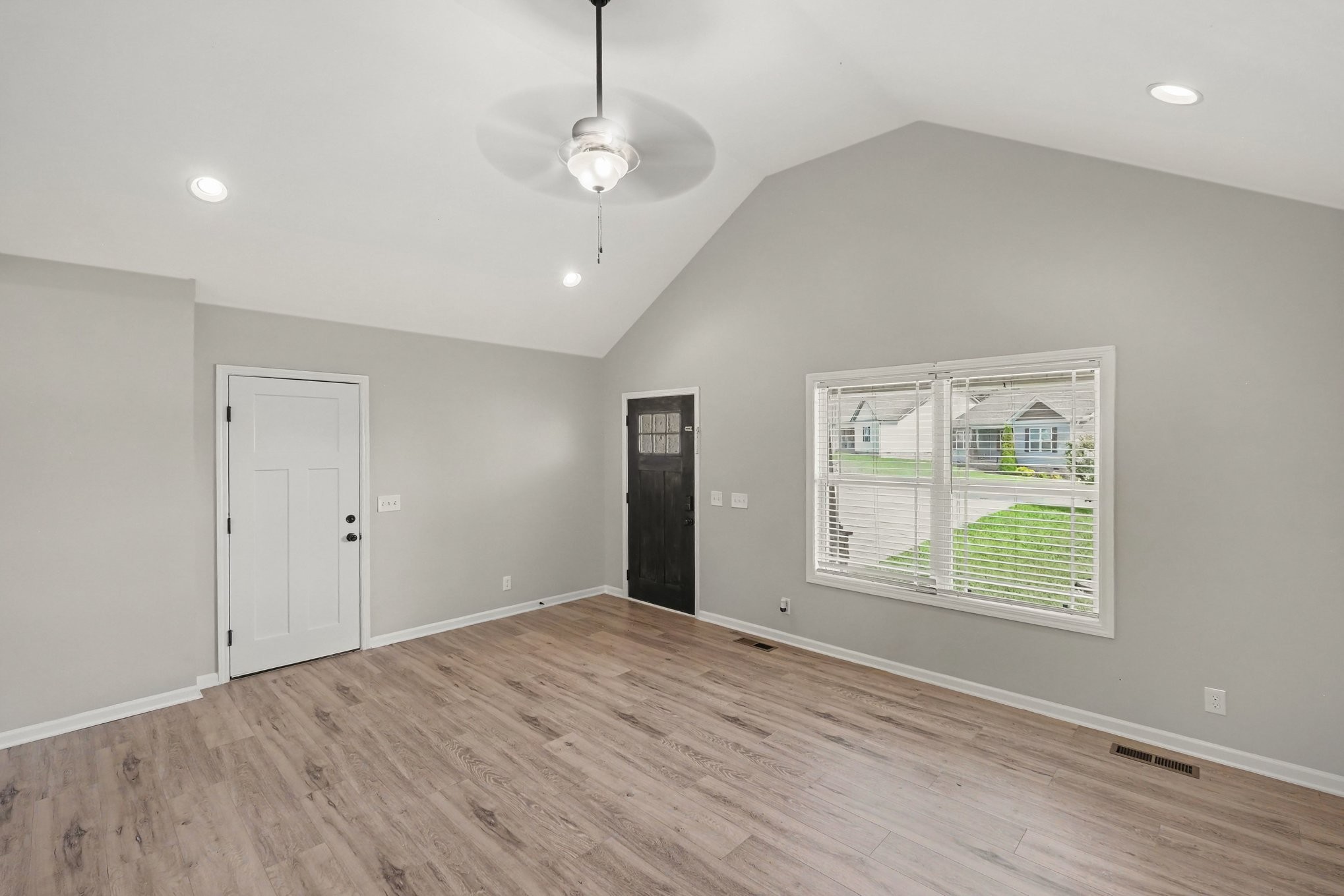 118 Blue Grass Dr