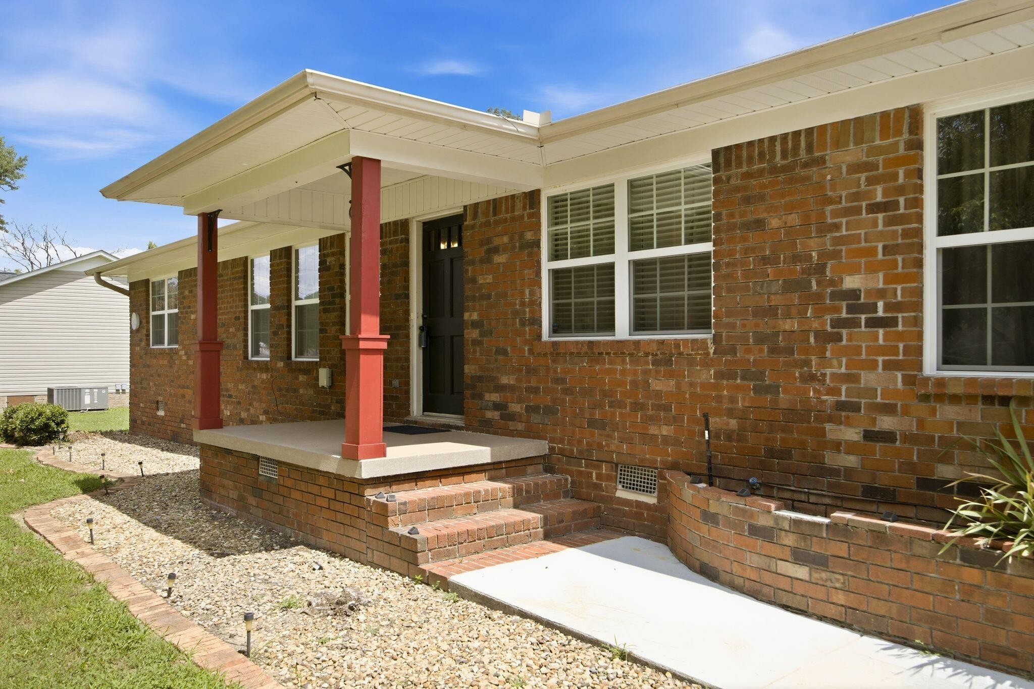 2025 Hawk Street, SE