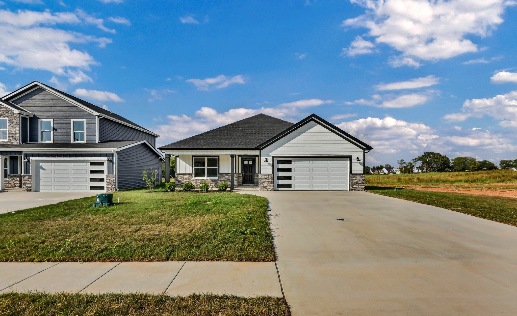 2736 Brewster Dr