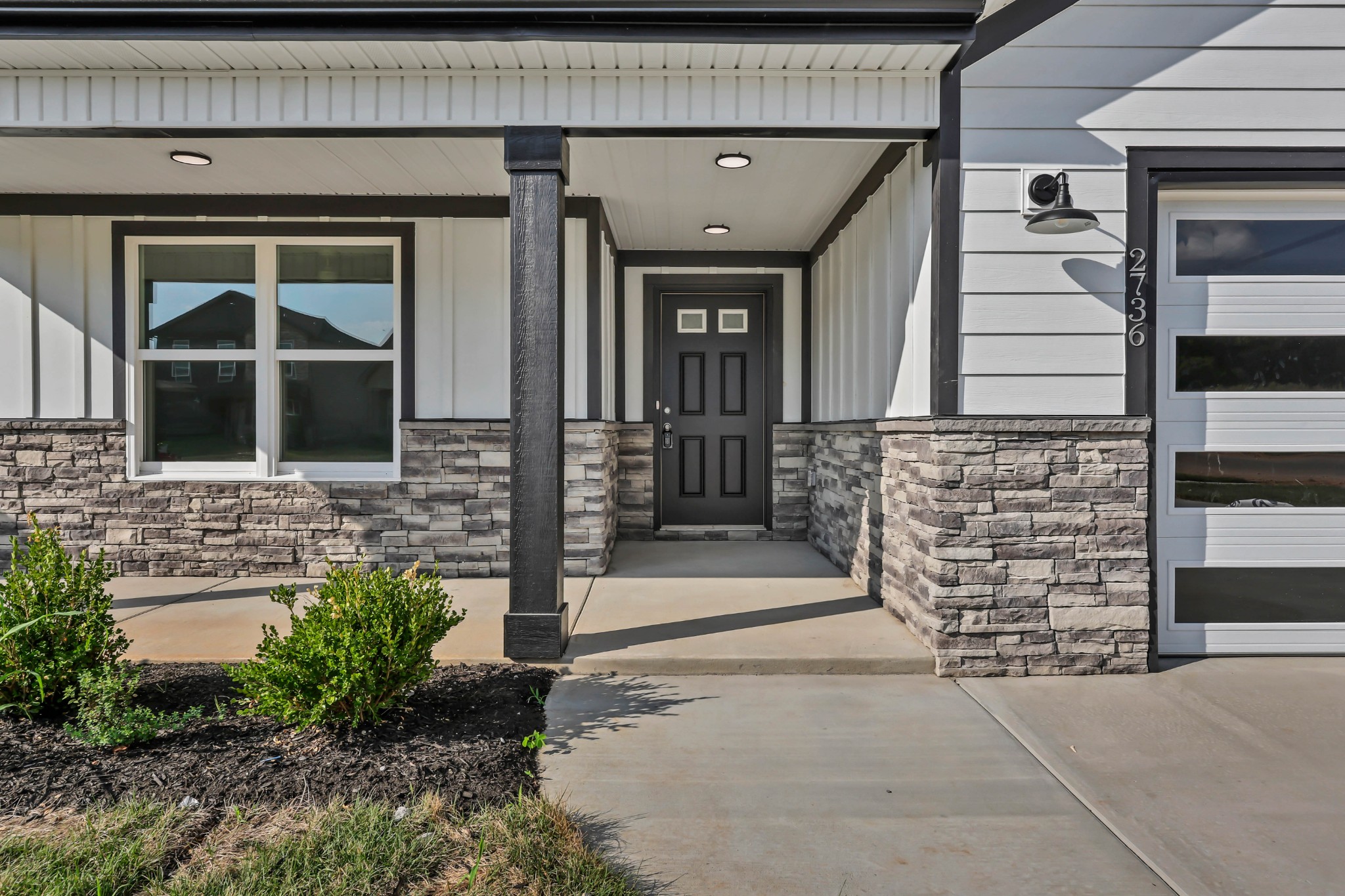2736 Brewster Dr