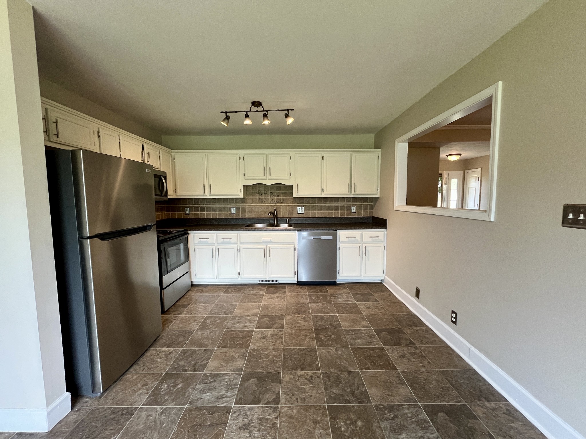 2758 Shepherds Ct