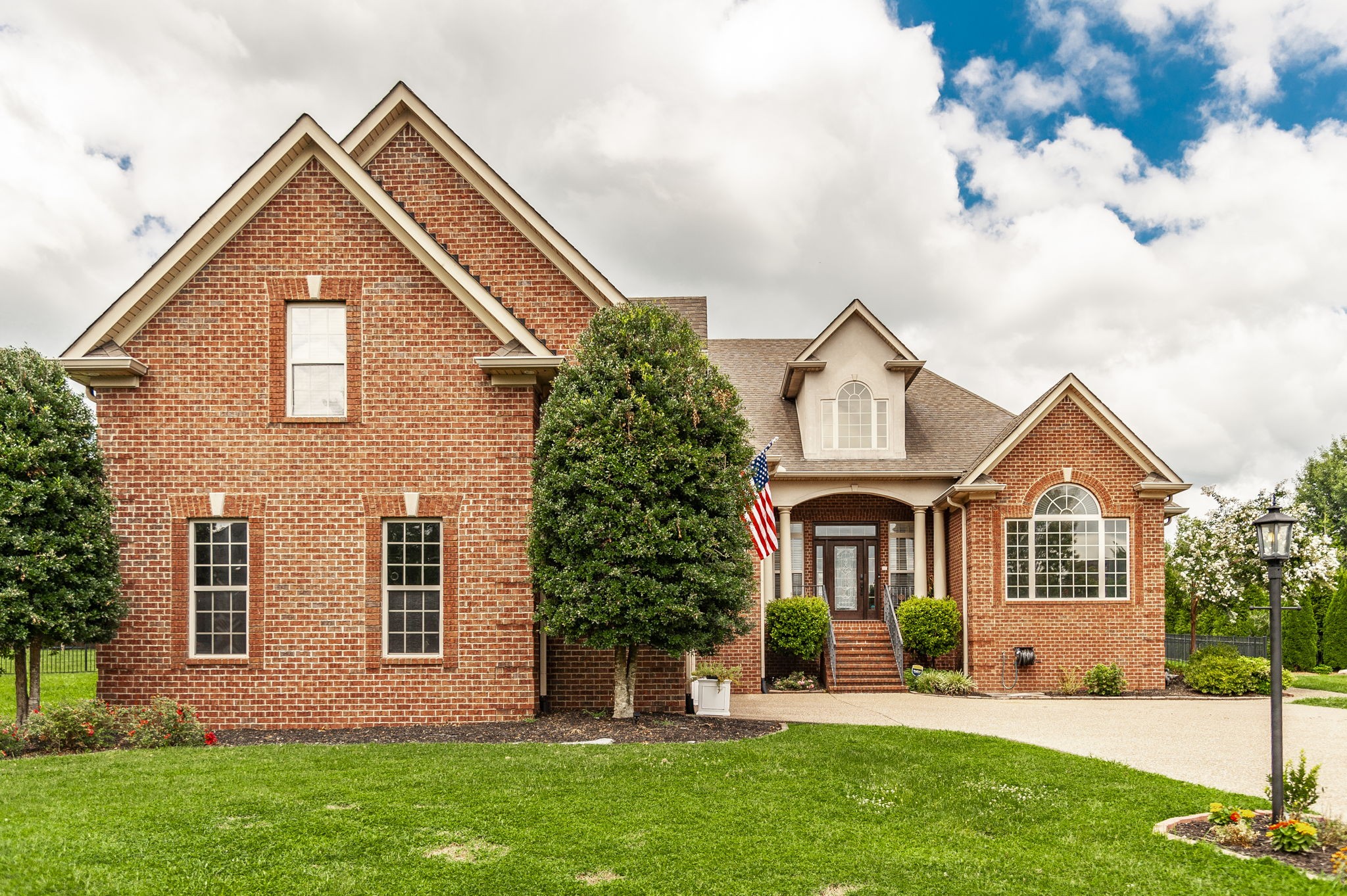 1005 Scarlet Ct