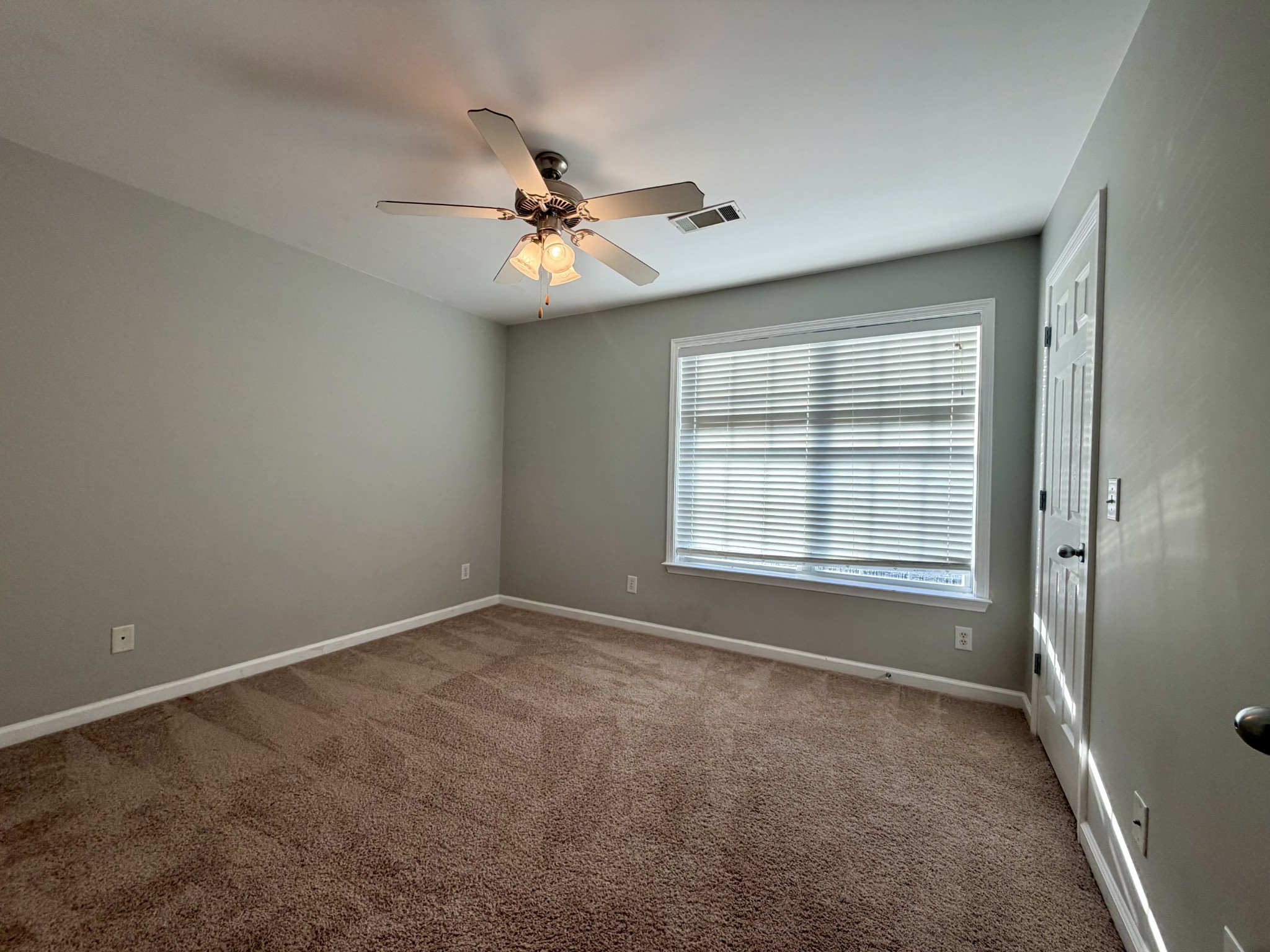 906 Cashmere Dr