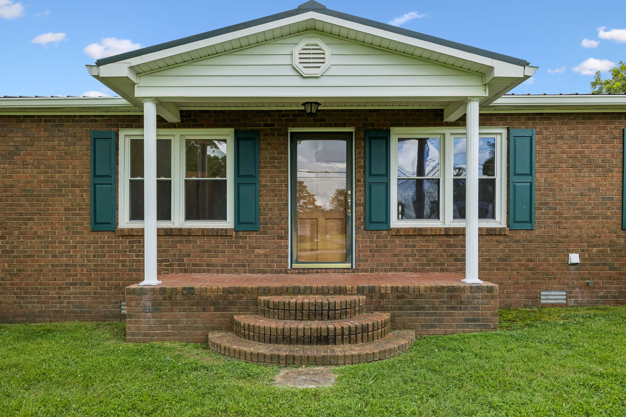 861 Fox Ln