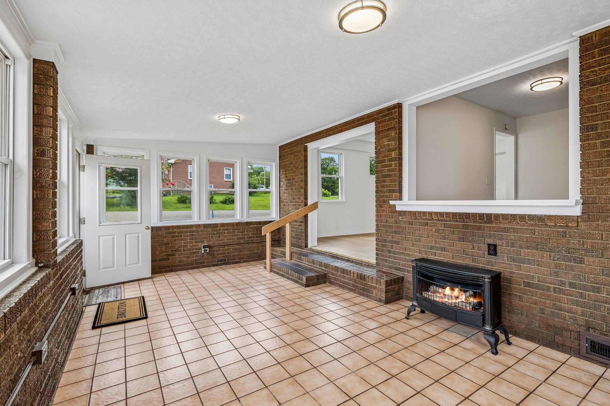 861 Fox Ln