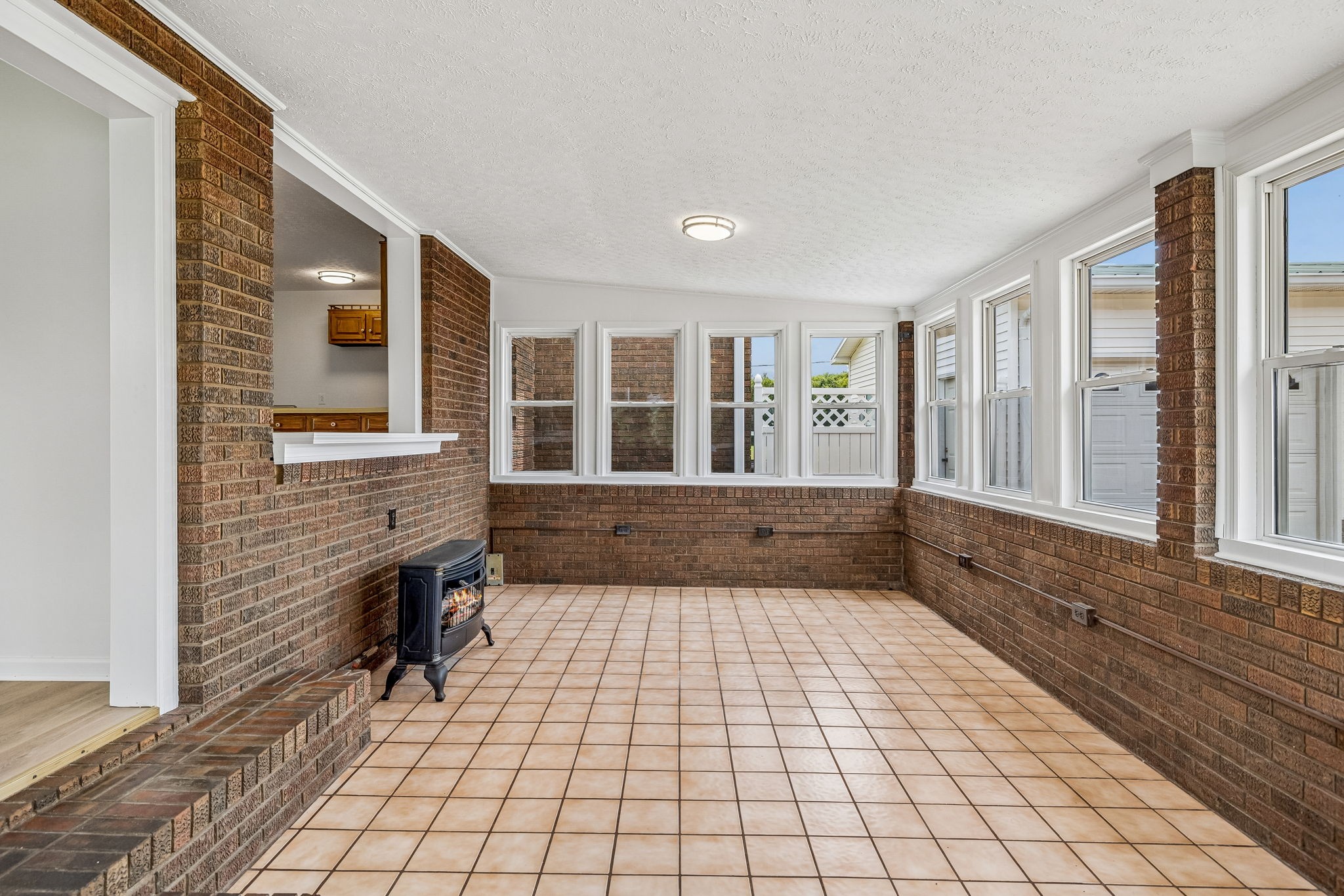 861 Fox Ln