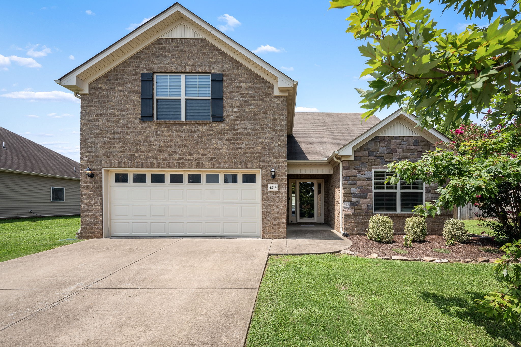 1517 John Lee Ln