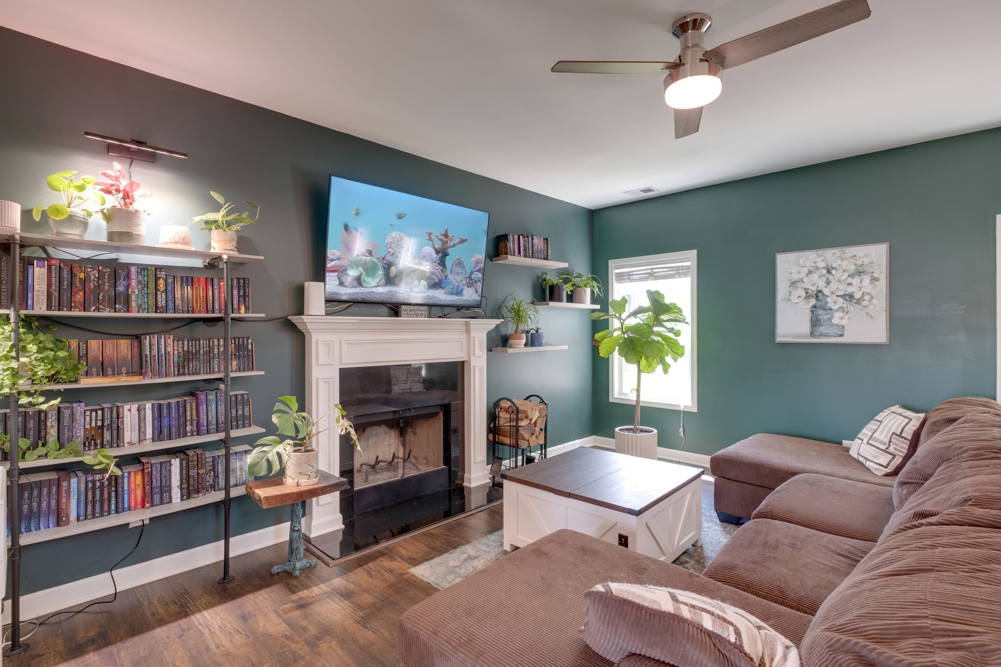 1065 Lindyn Lee Way