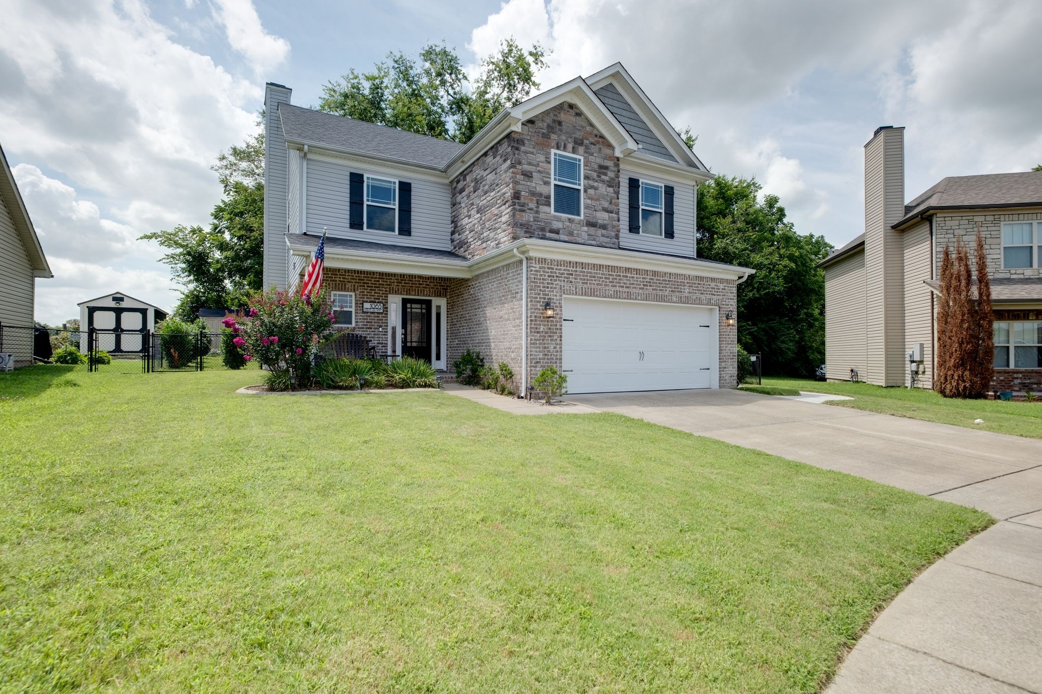 1065 Lindyn Lee Way