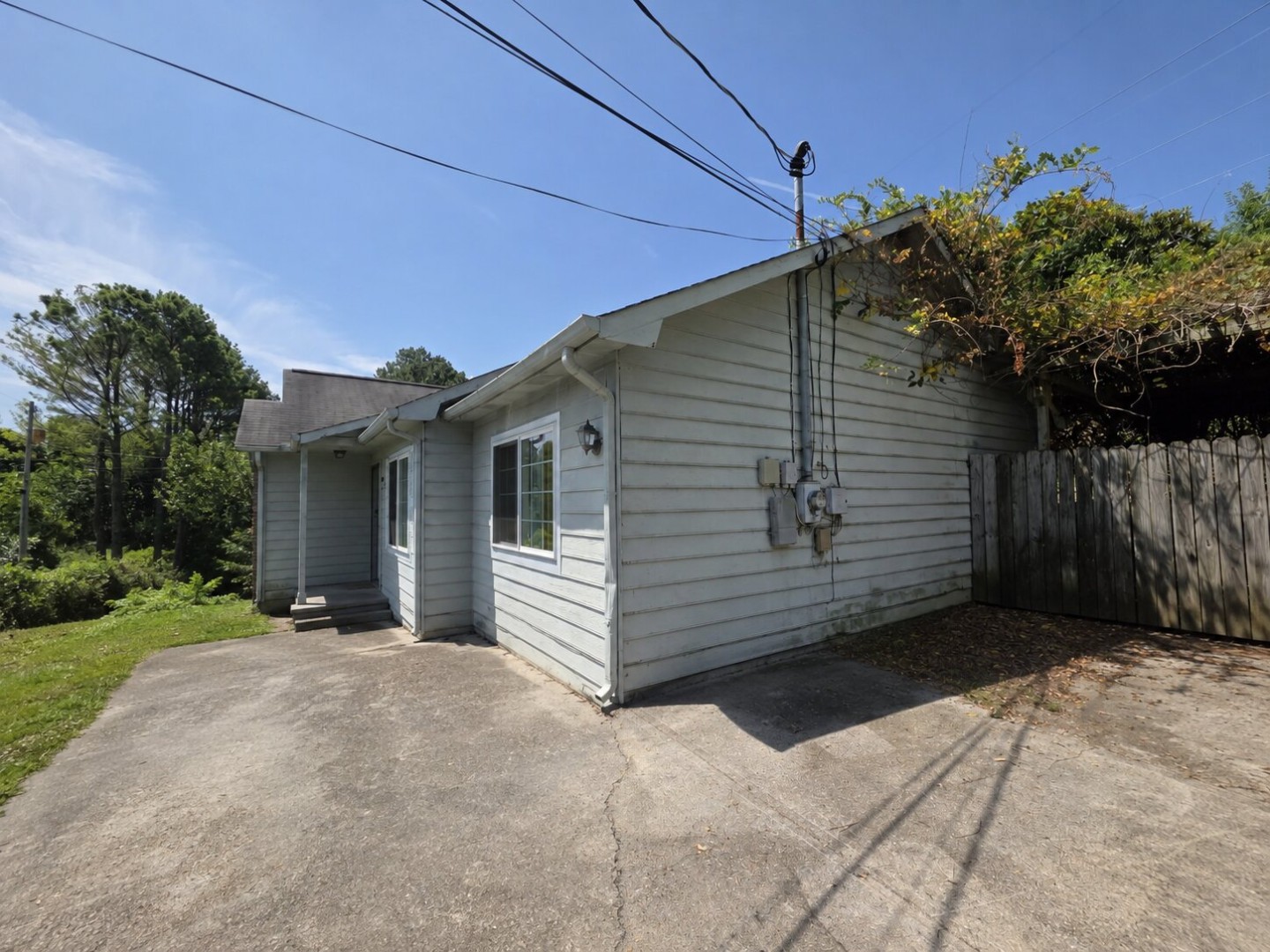 2001 Hyde Park Ln
