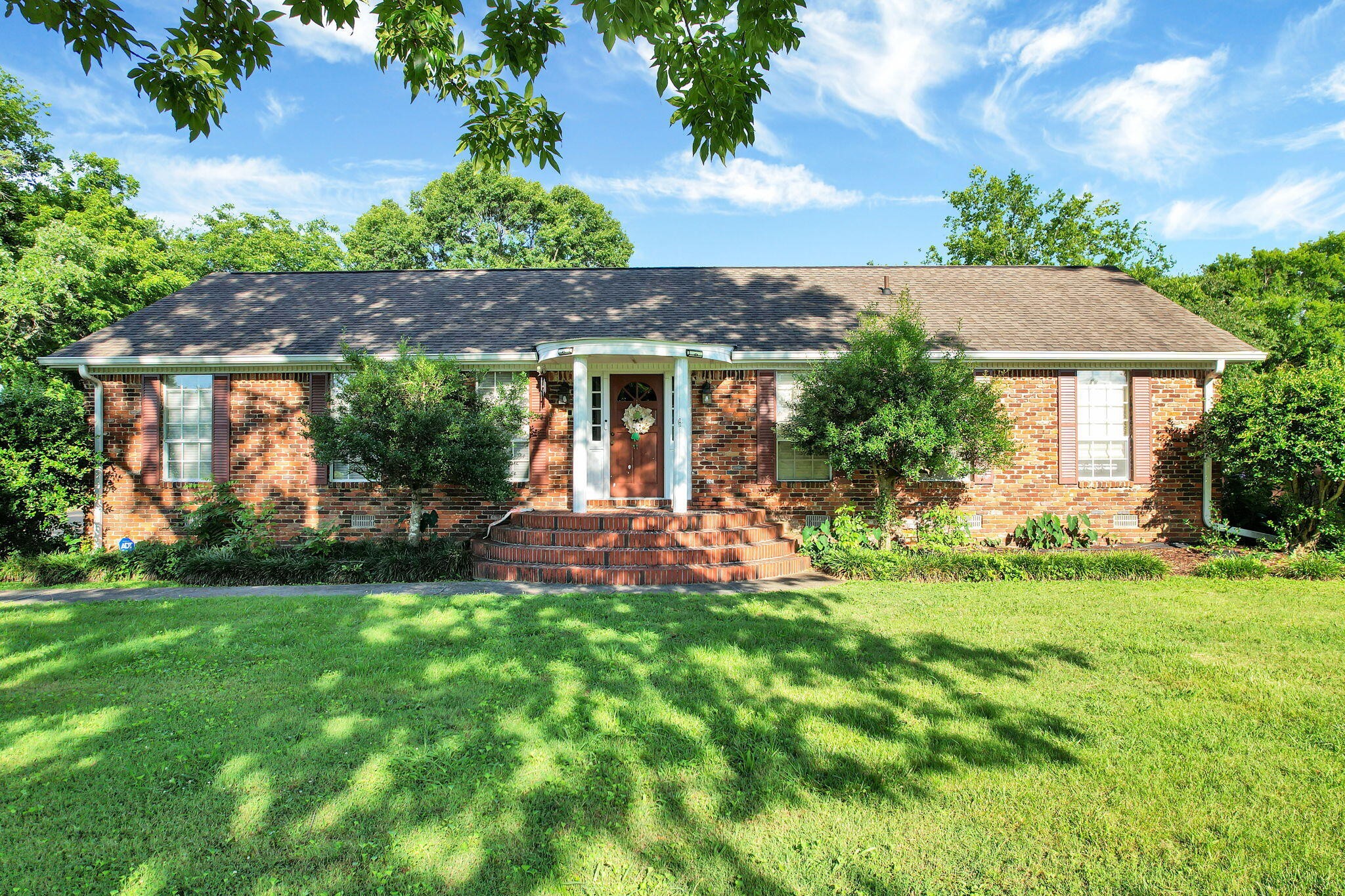 3820 NE Charleston Drive, NE