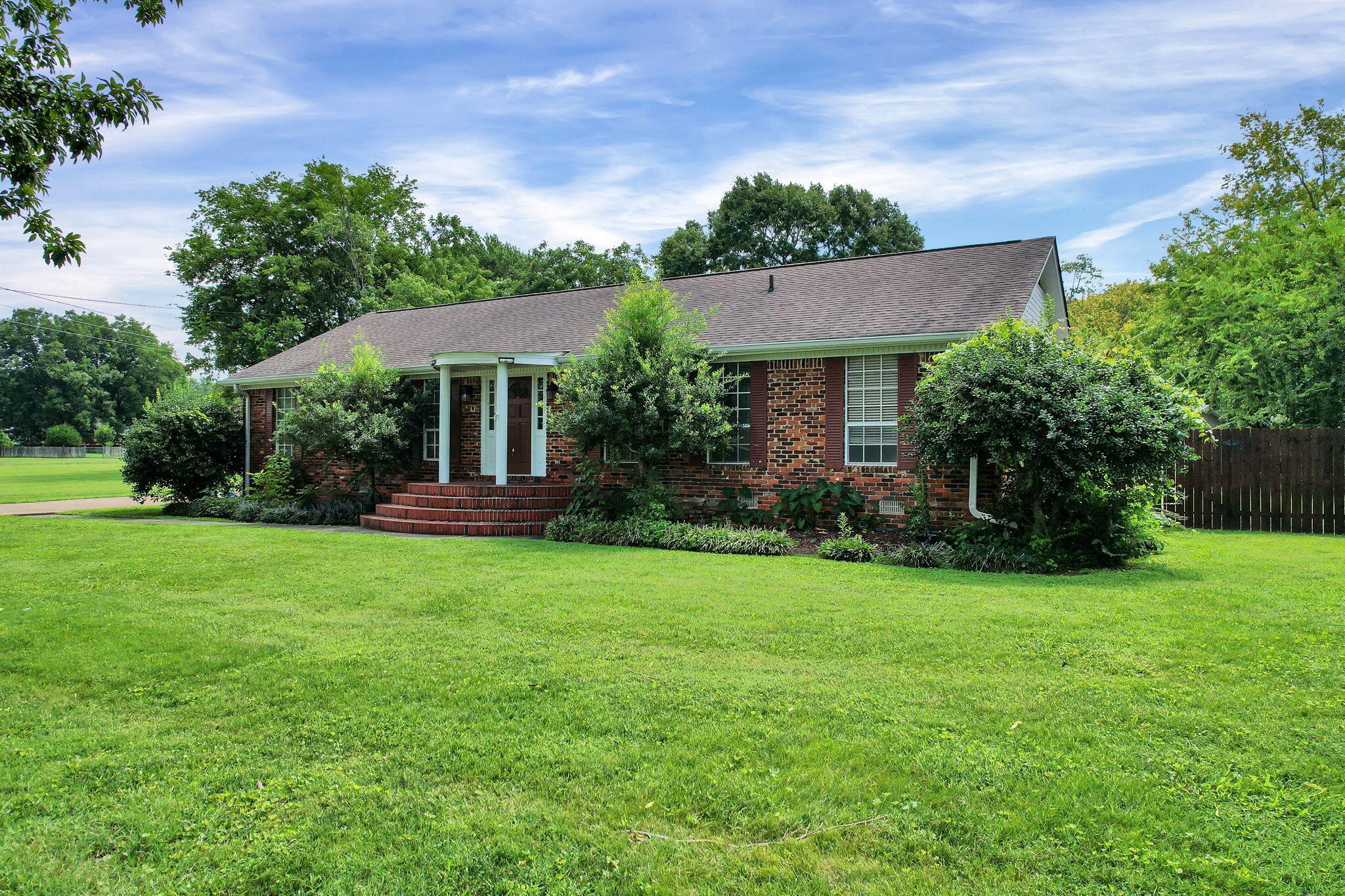 3820 NE Charleston Drive, NE