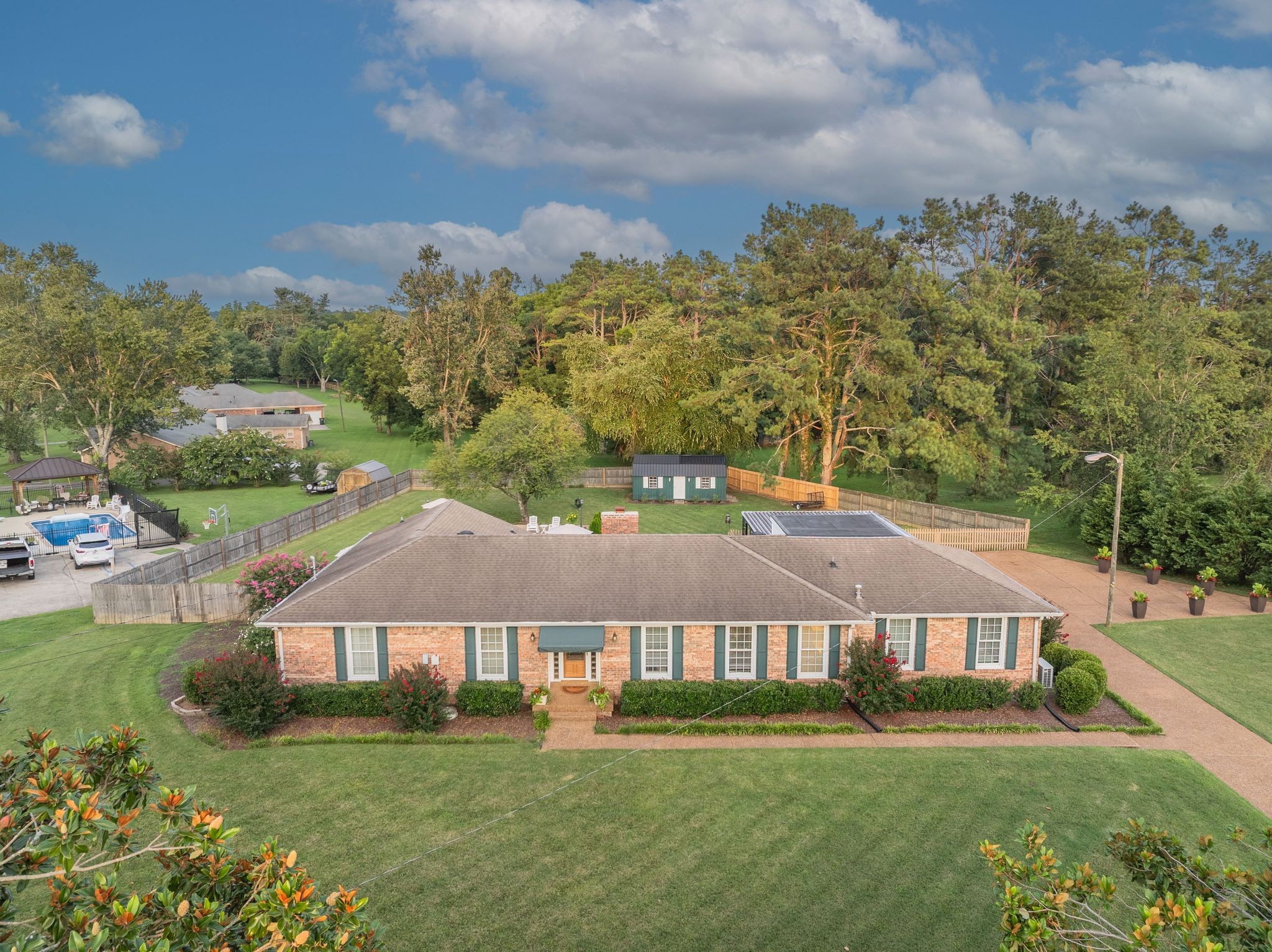 8105 Westhaven Dr