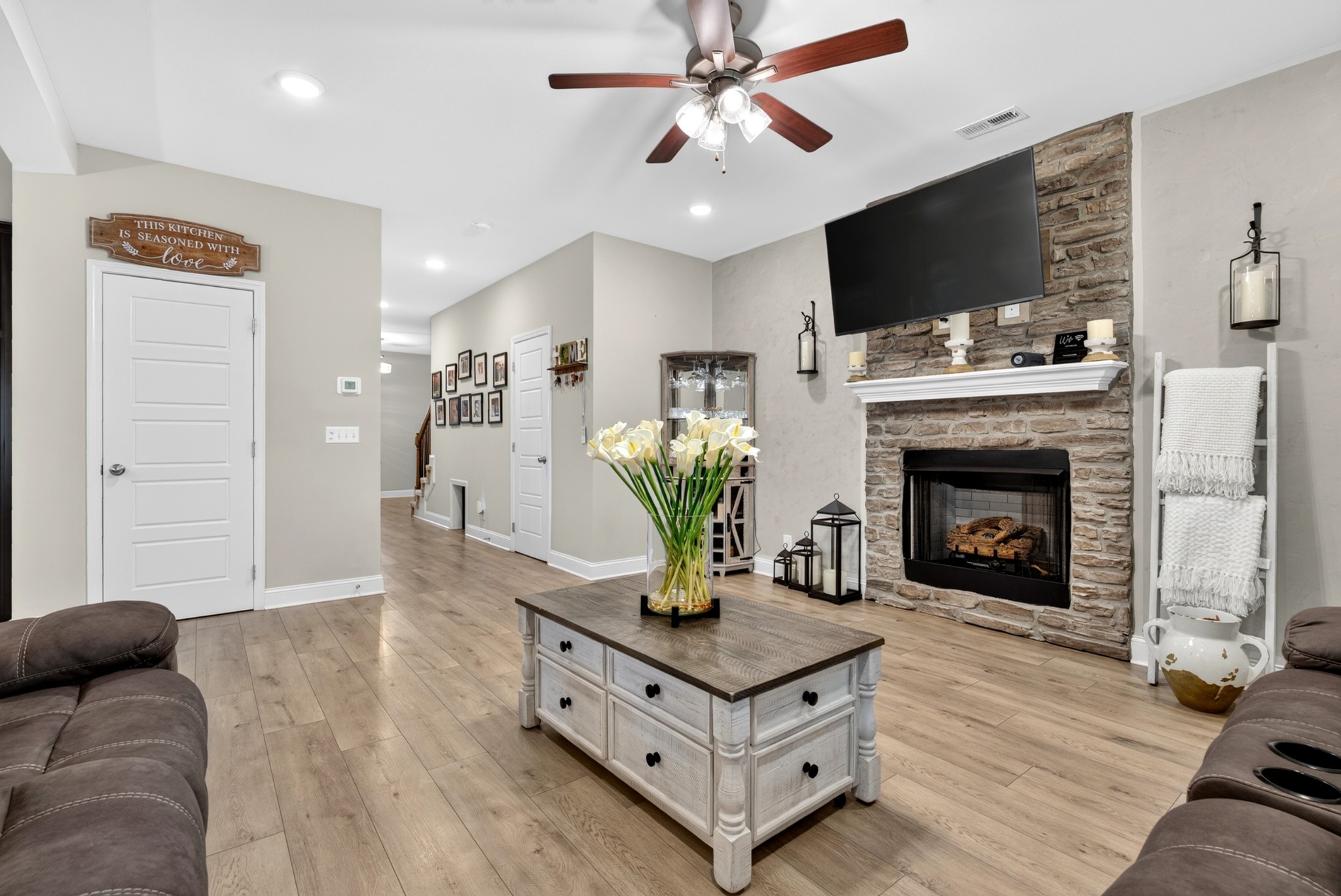 2422 Bucklin Dr