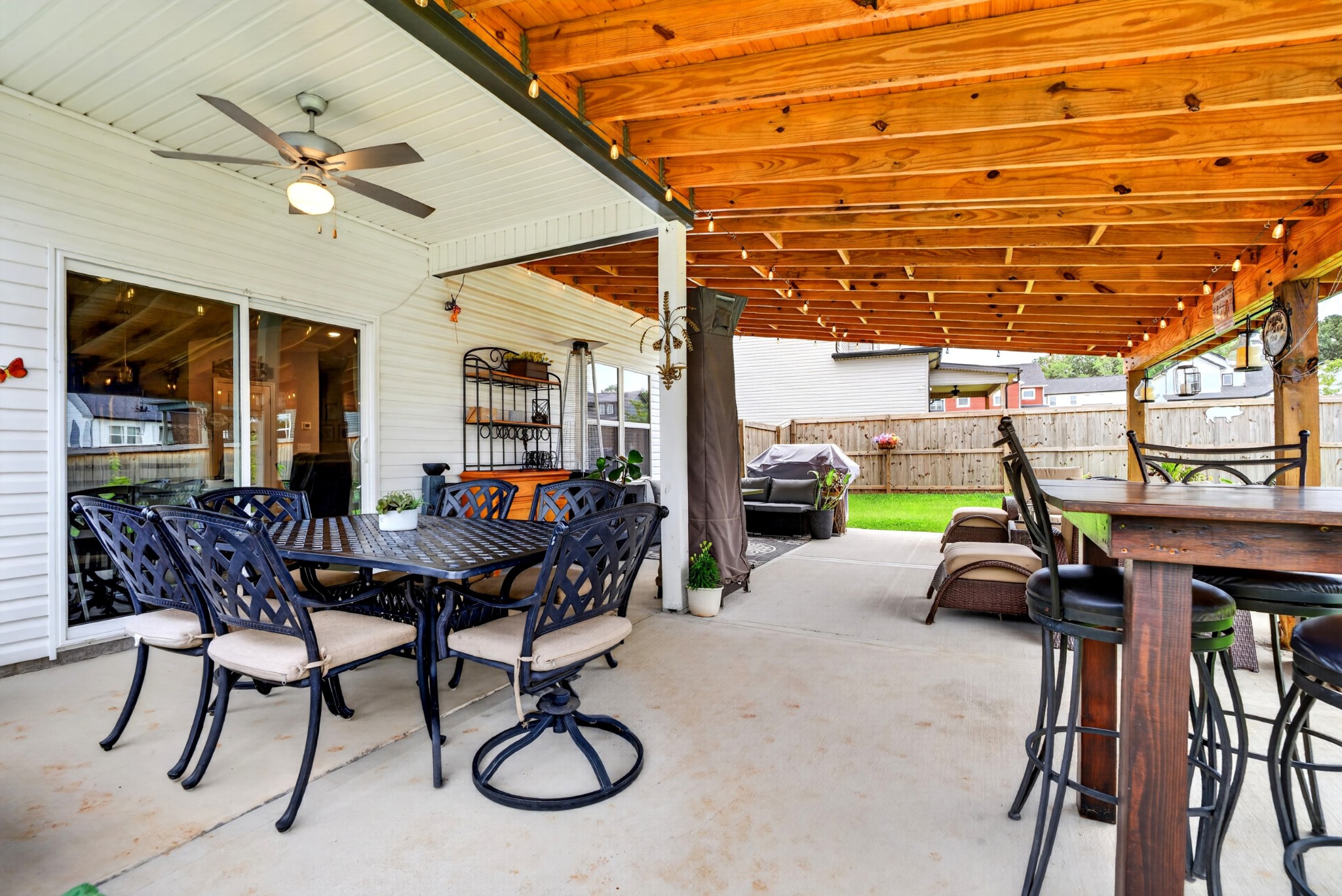 2422 Bucklin Dr