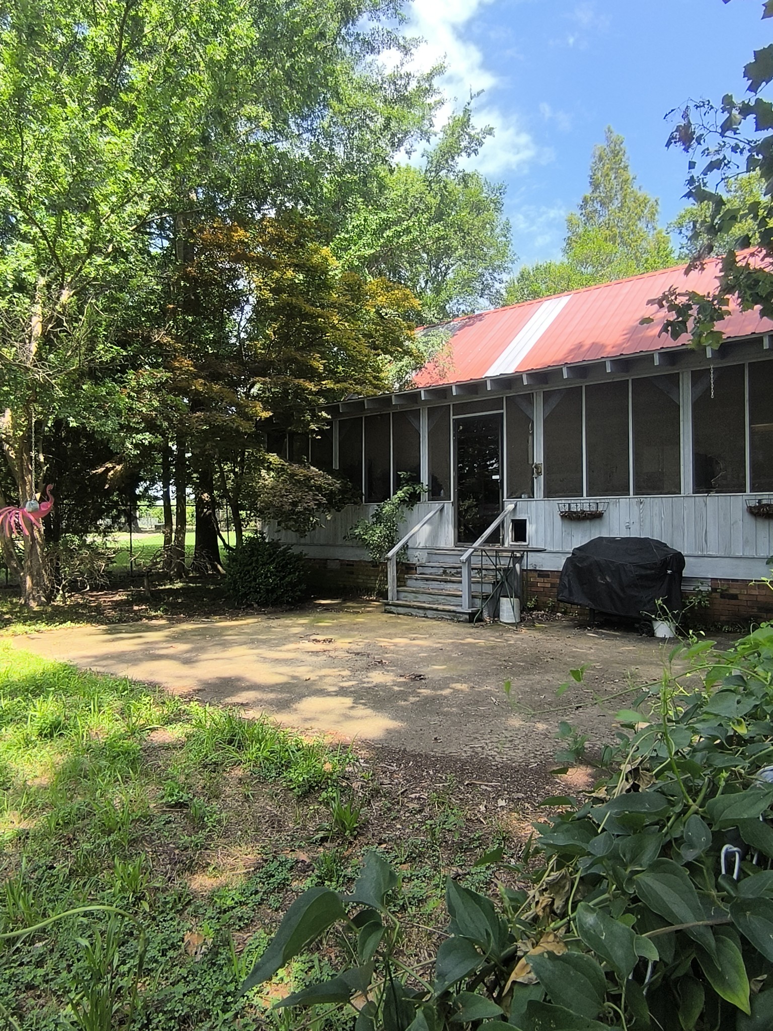 275 Club House Ln