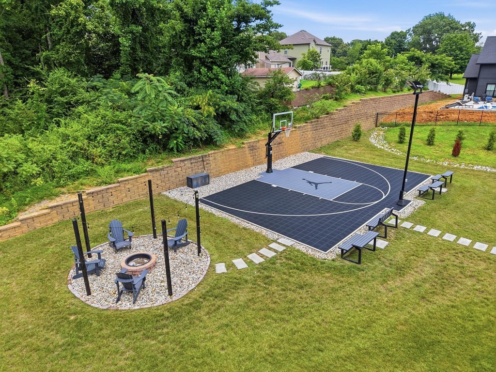 629 Longstreet Dr