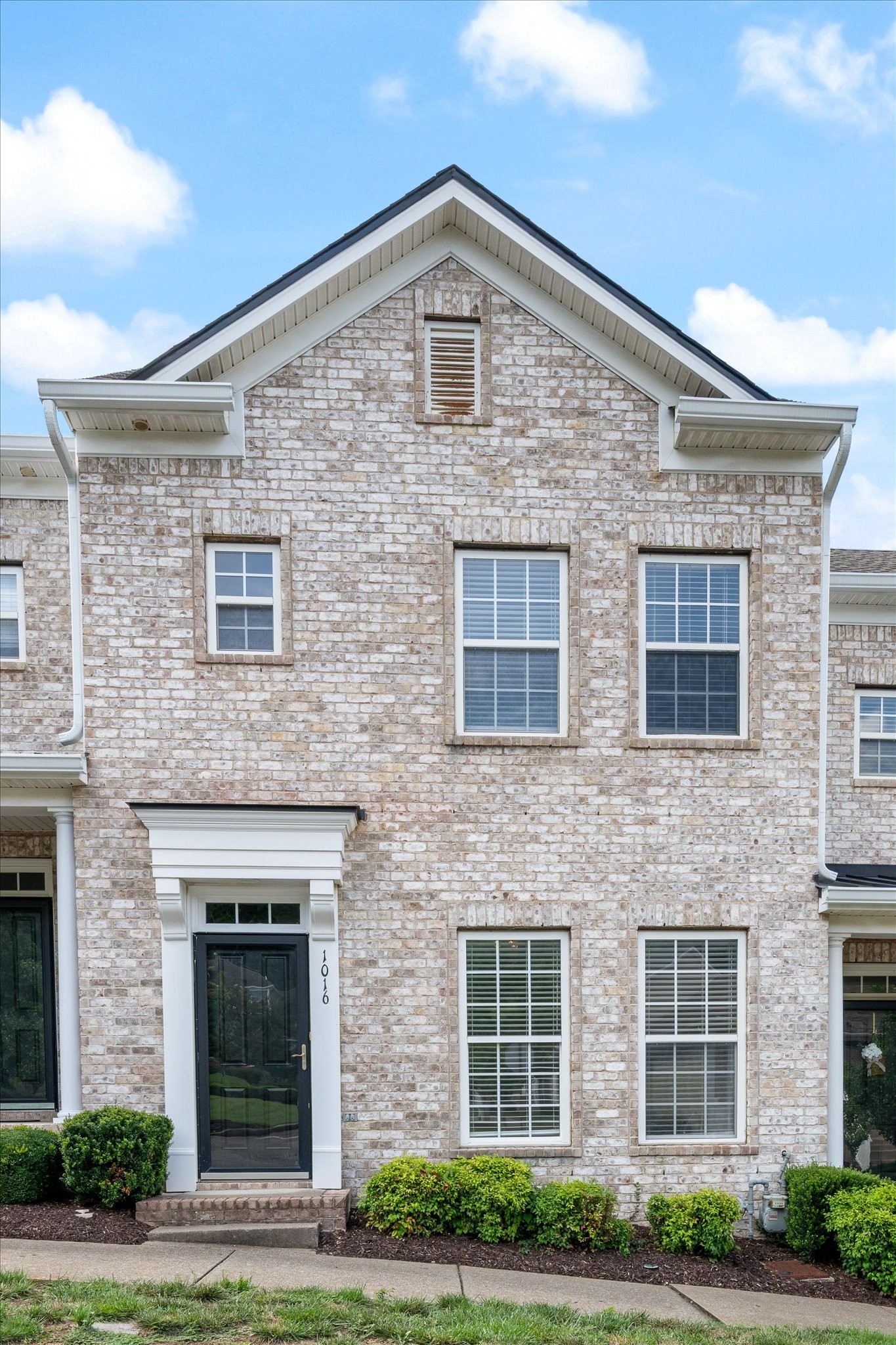 1016 Loxley Dr