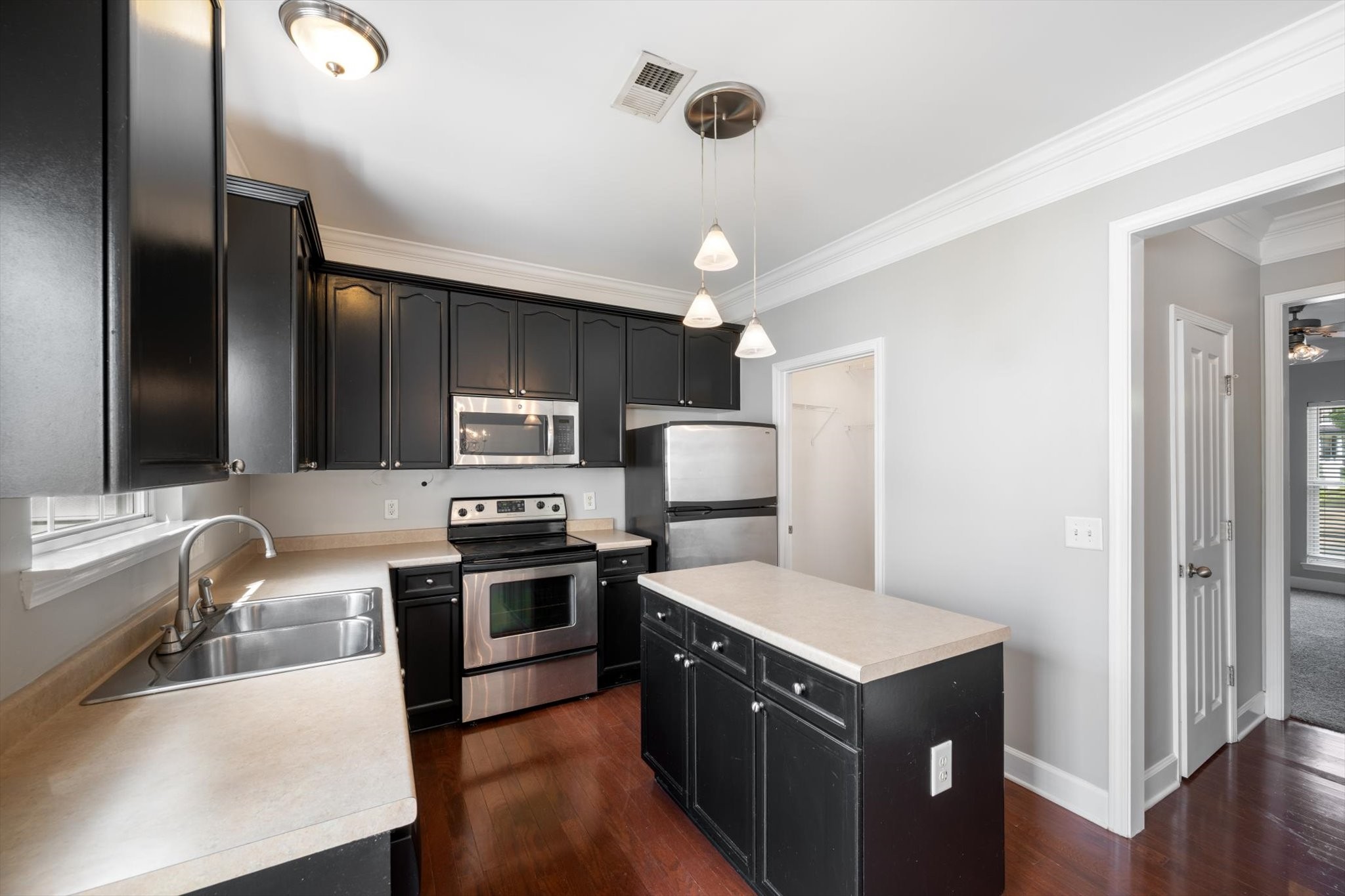1016 Loxley Dr