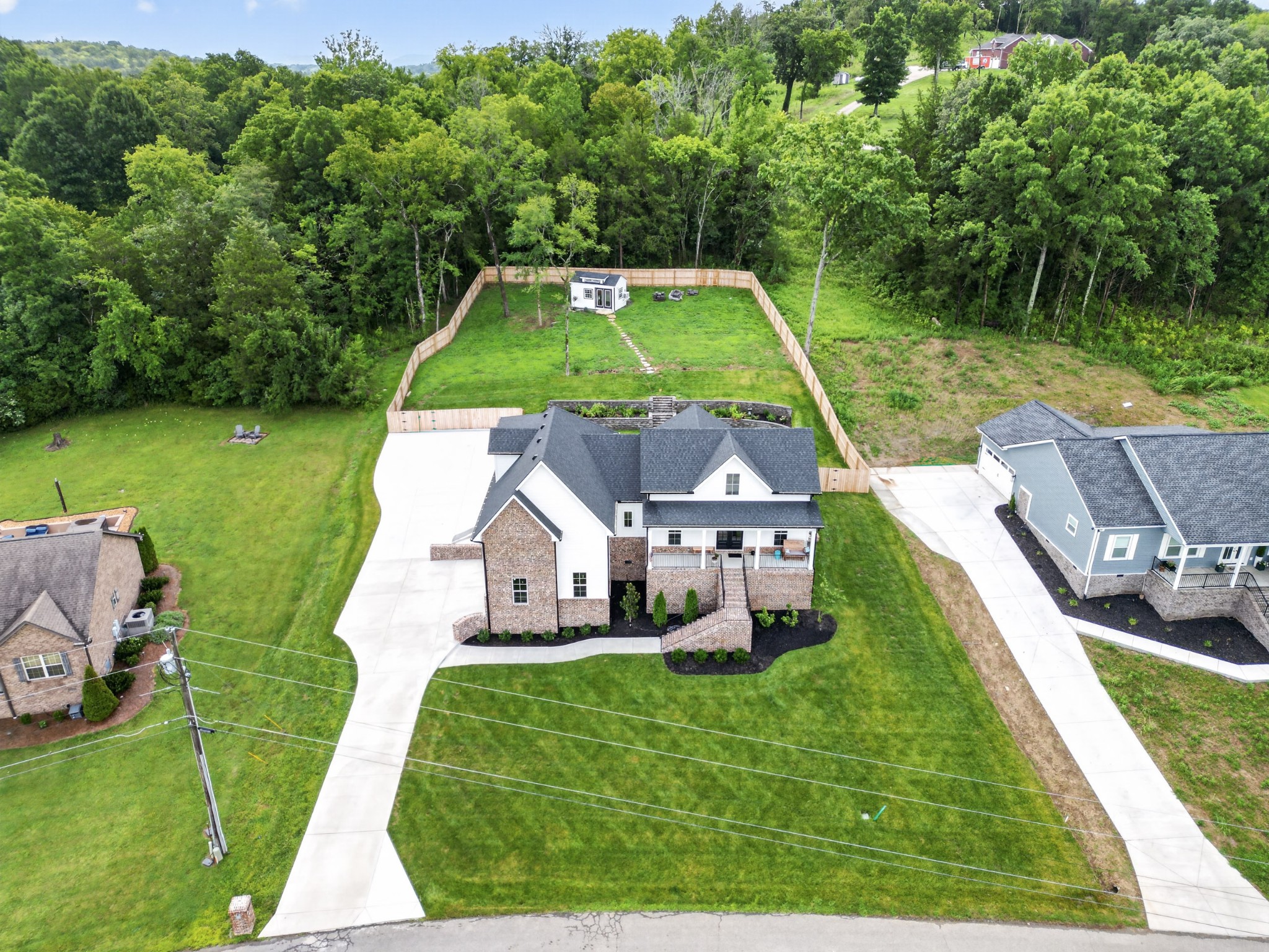 545 Bridle Path Ln