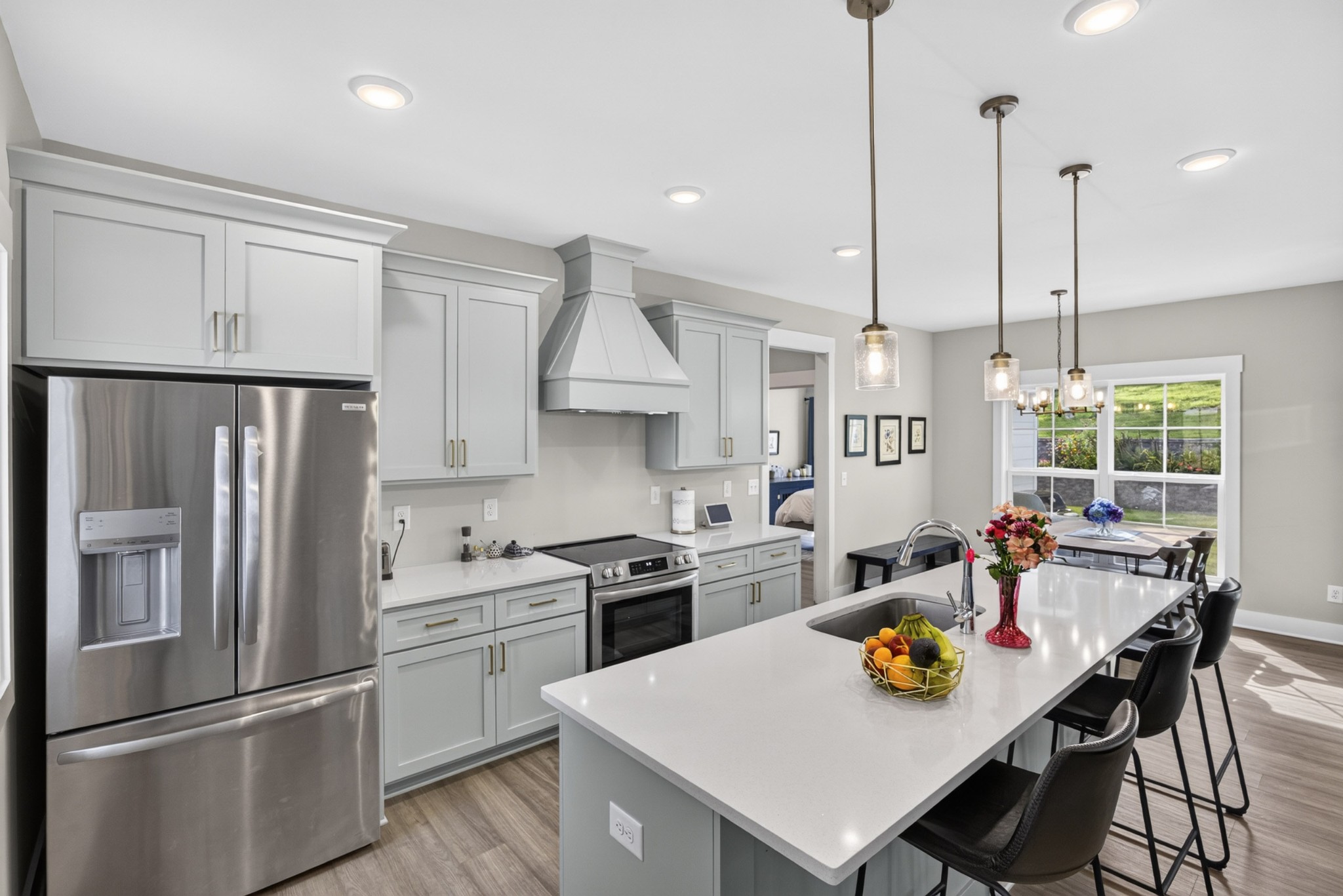 545 Bridle Path Ln