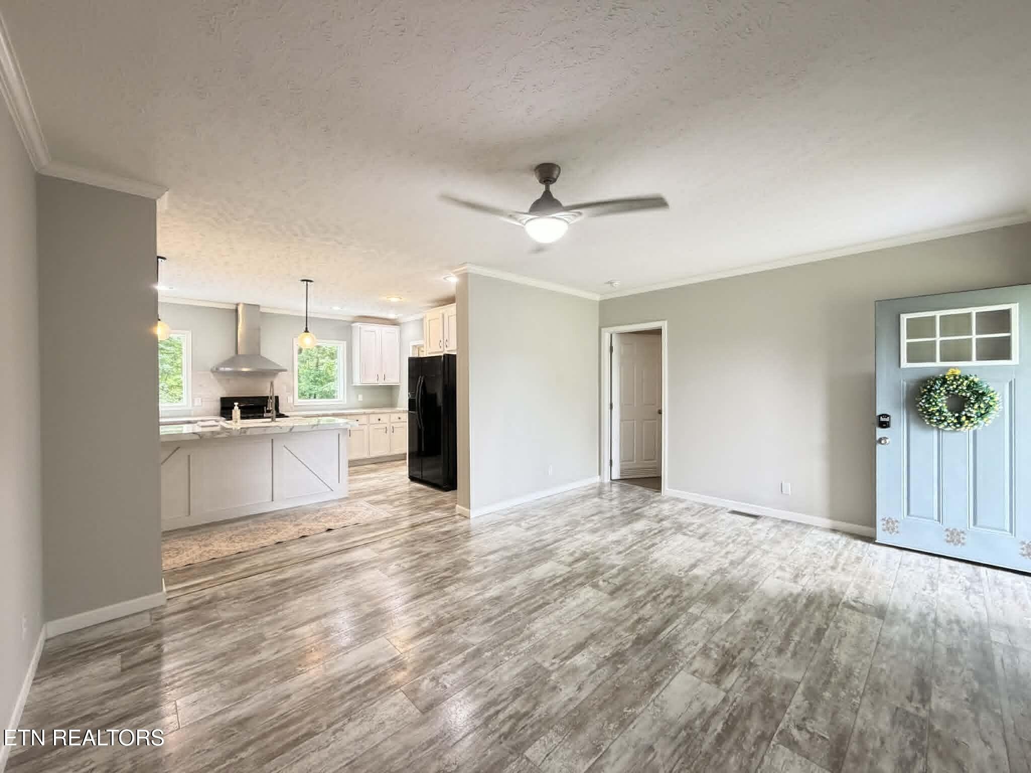381 Dixon Rd