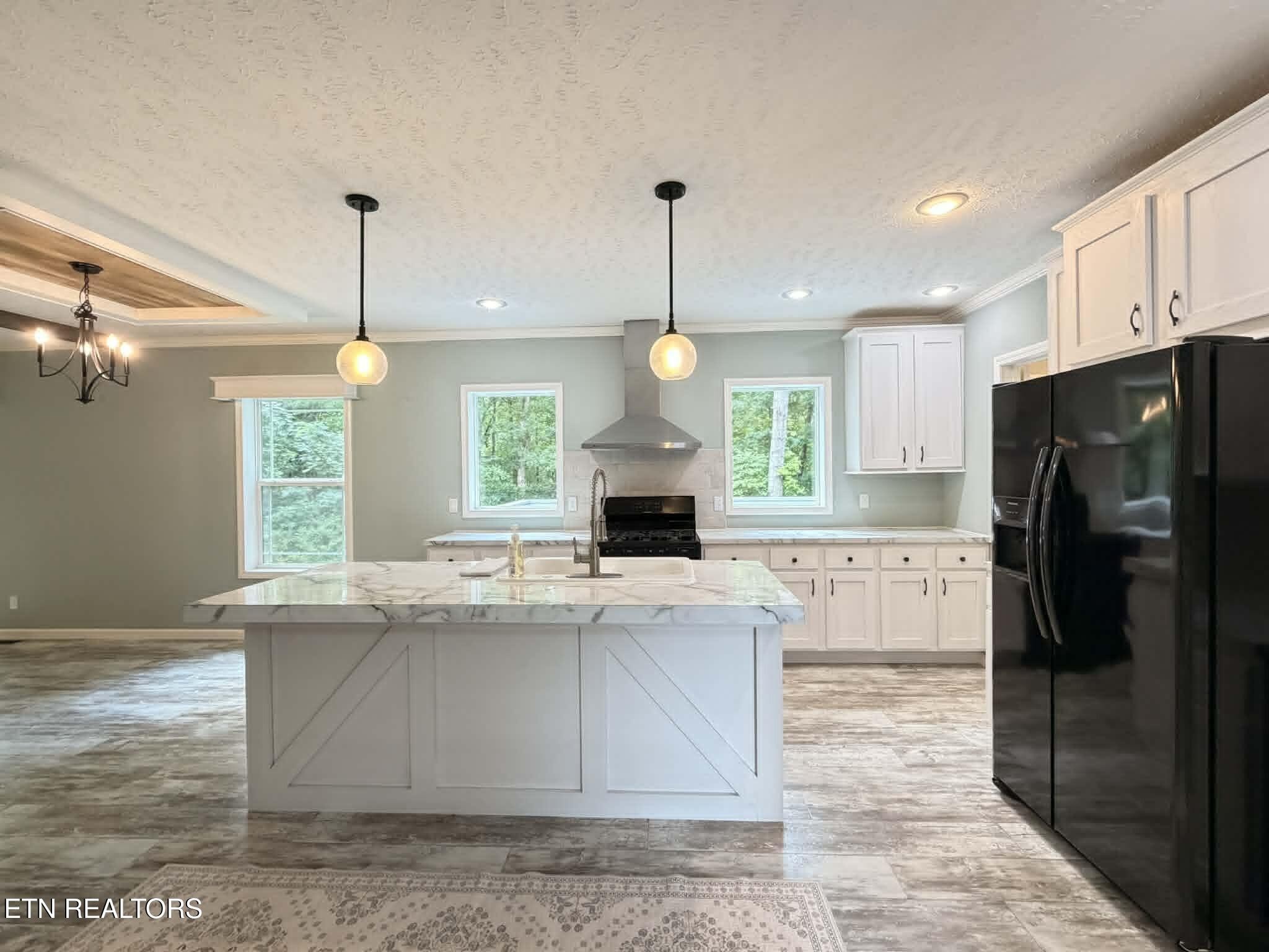 381 Dixon Rd