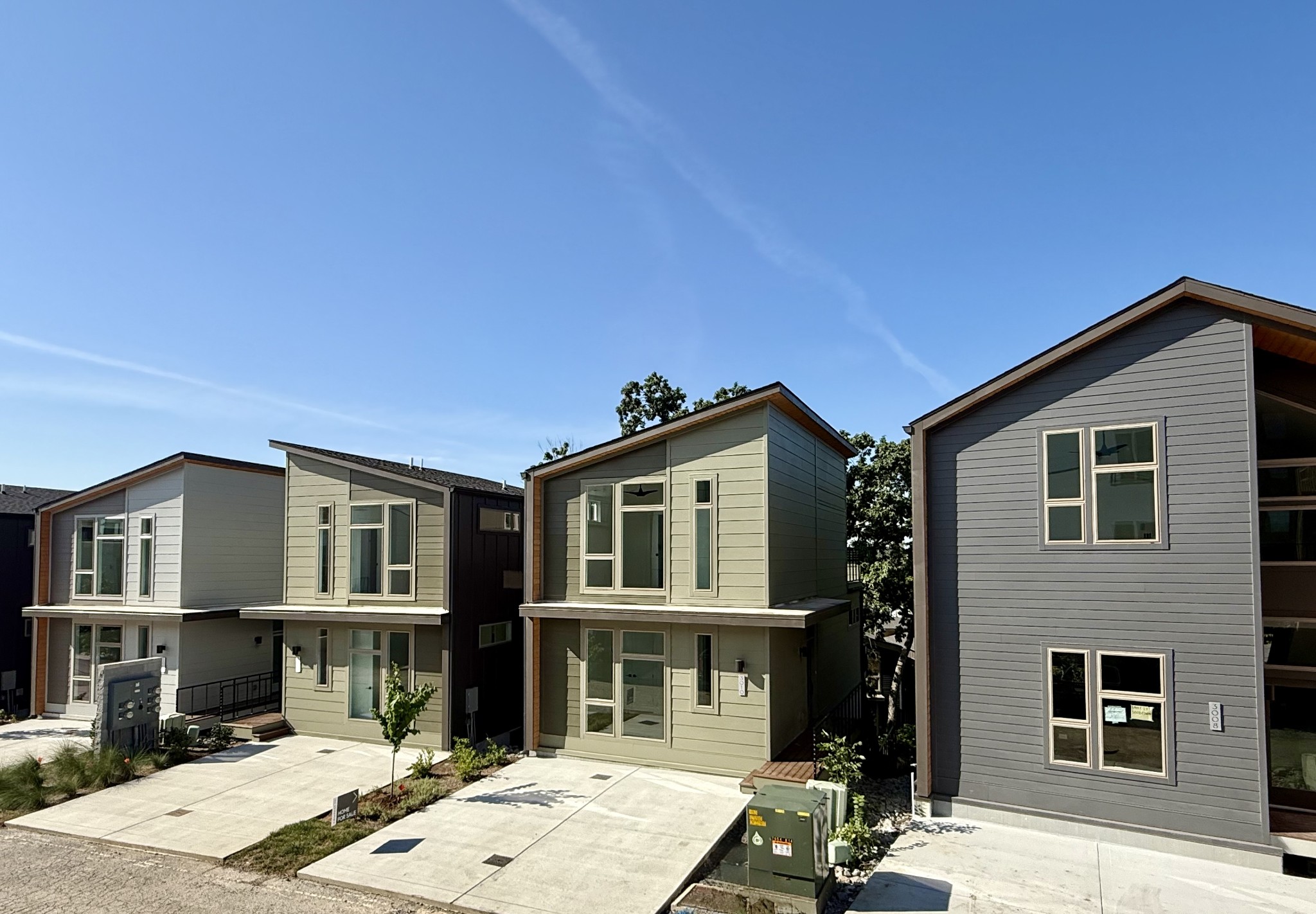 3010 Edwin Cir