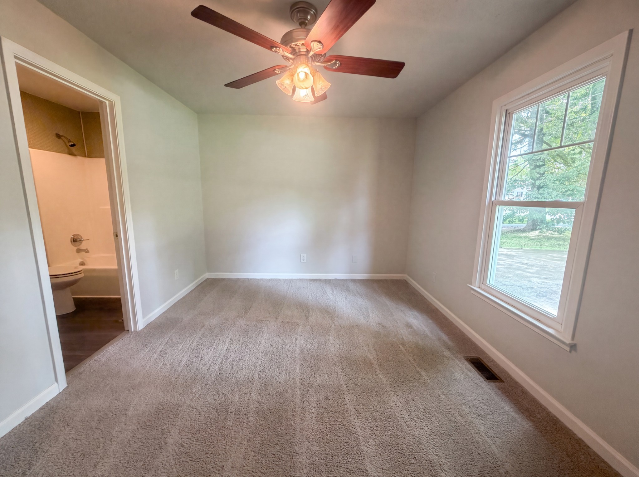 225 Tobacco Rd