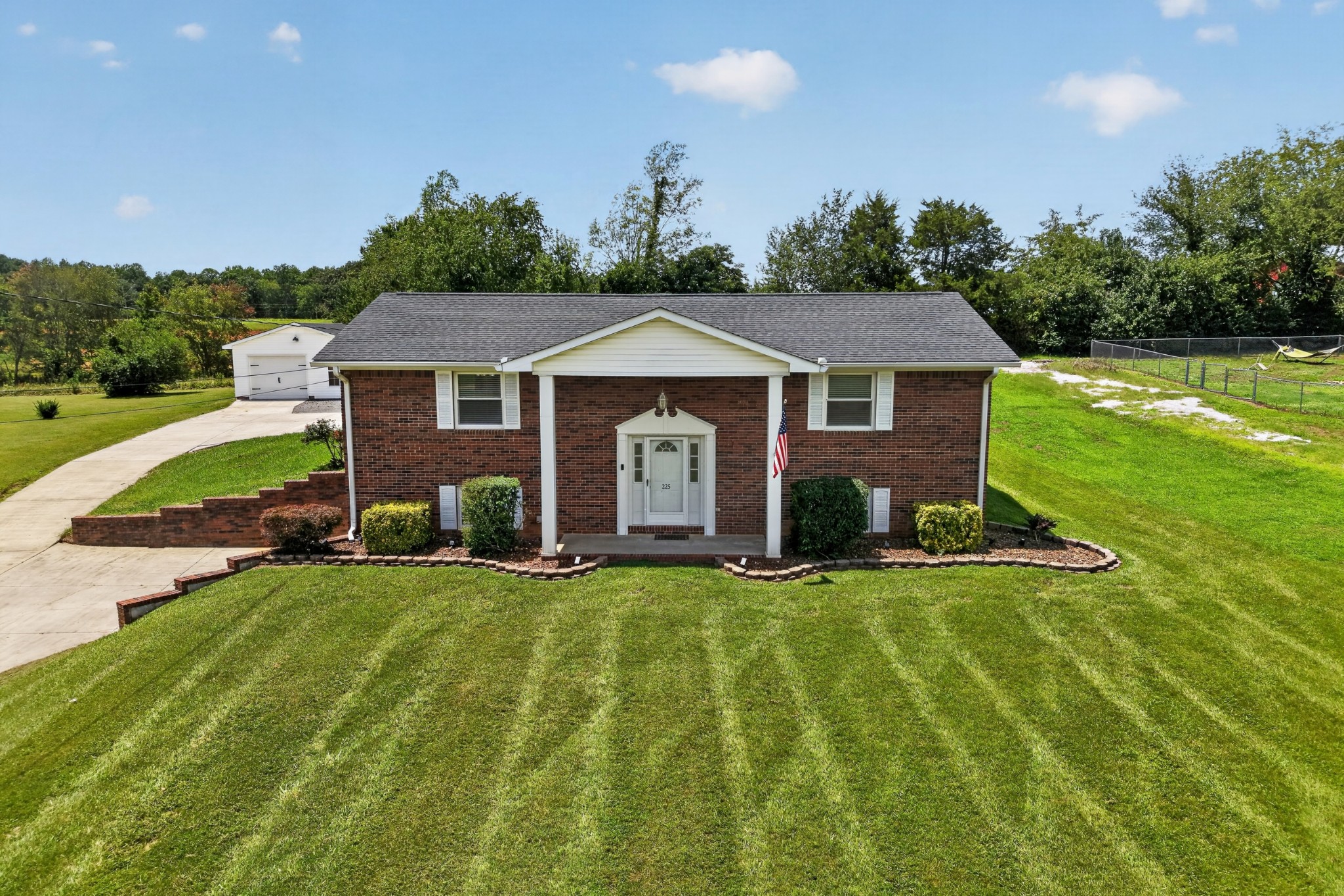 225 Westgate Dr
