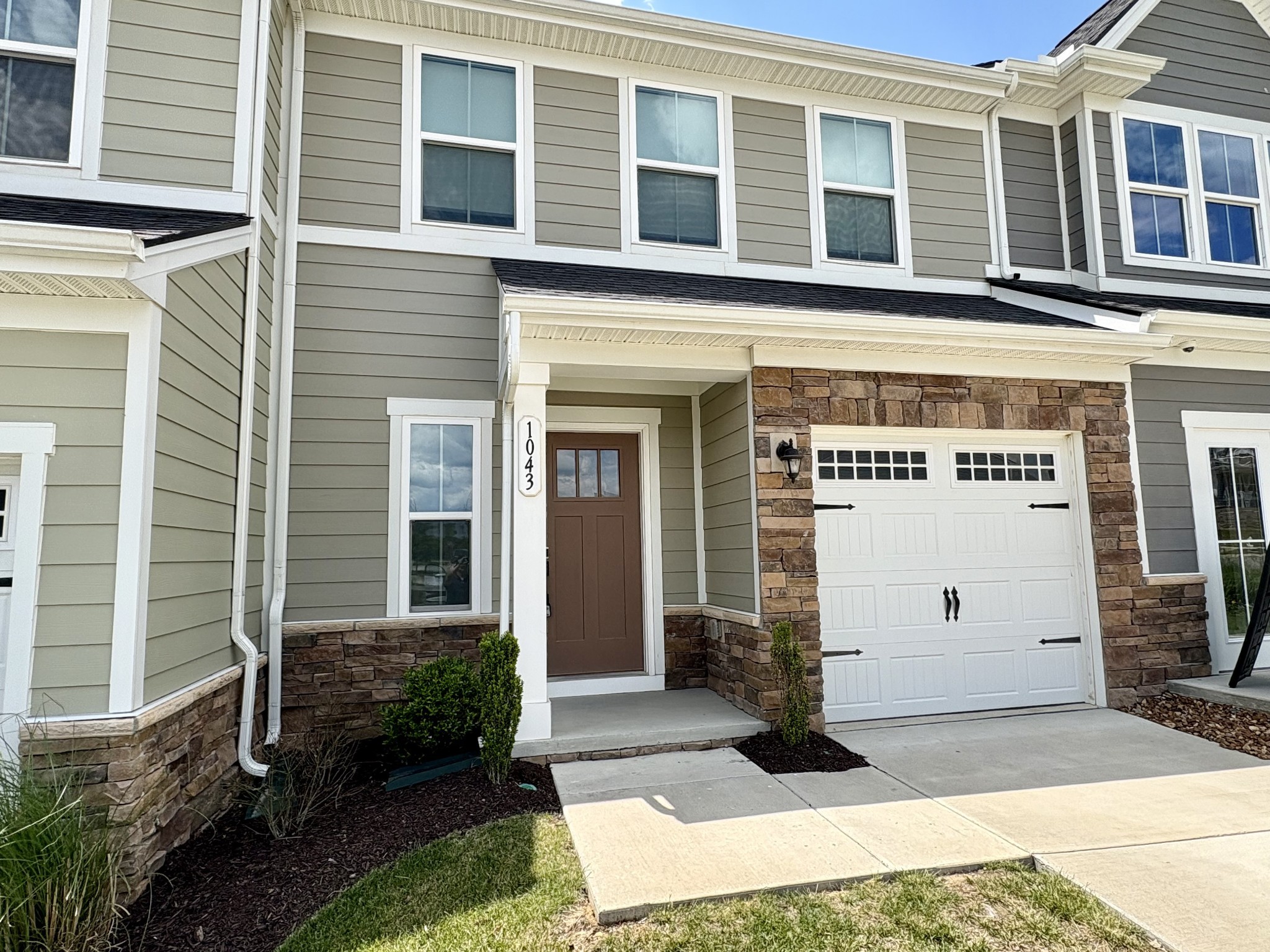 1043 Clendening Dr