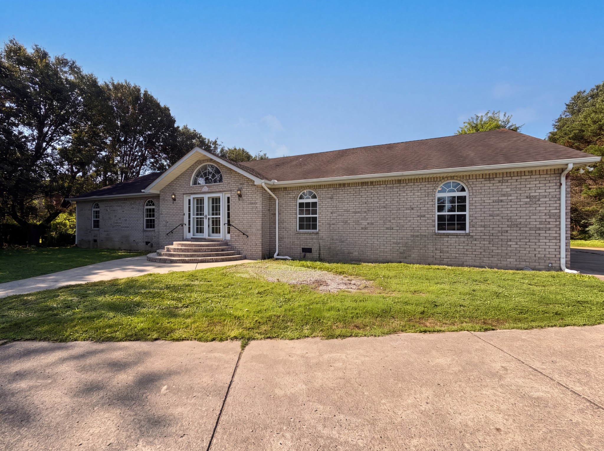 807 W Thompson Ln