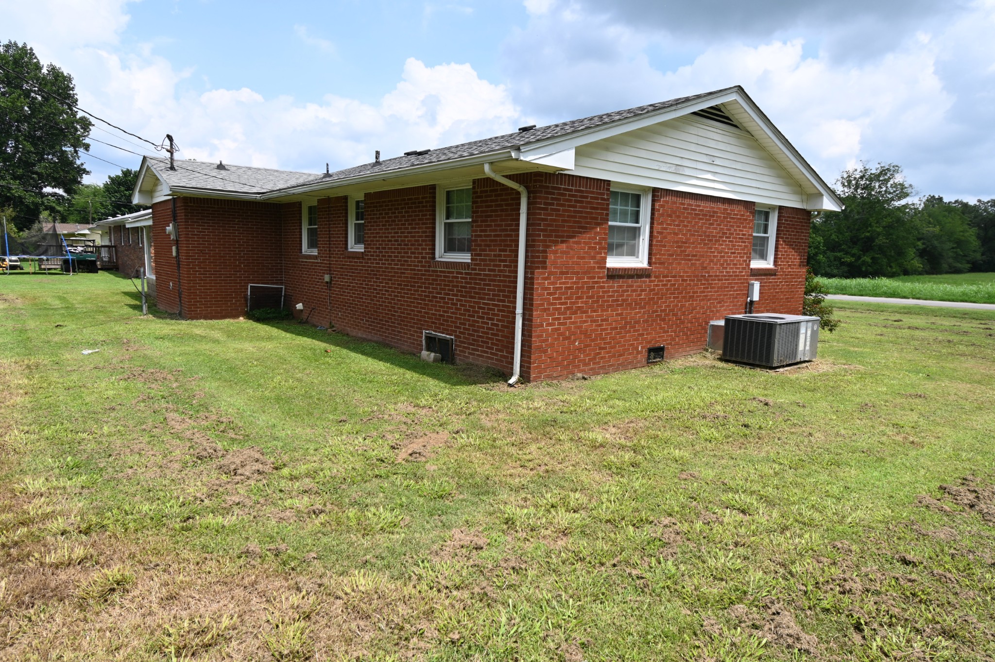 66 Hillview Dr