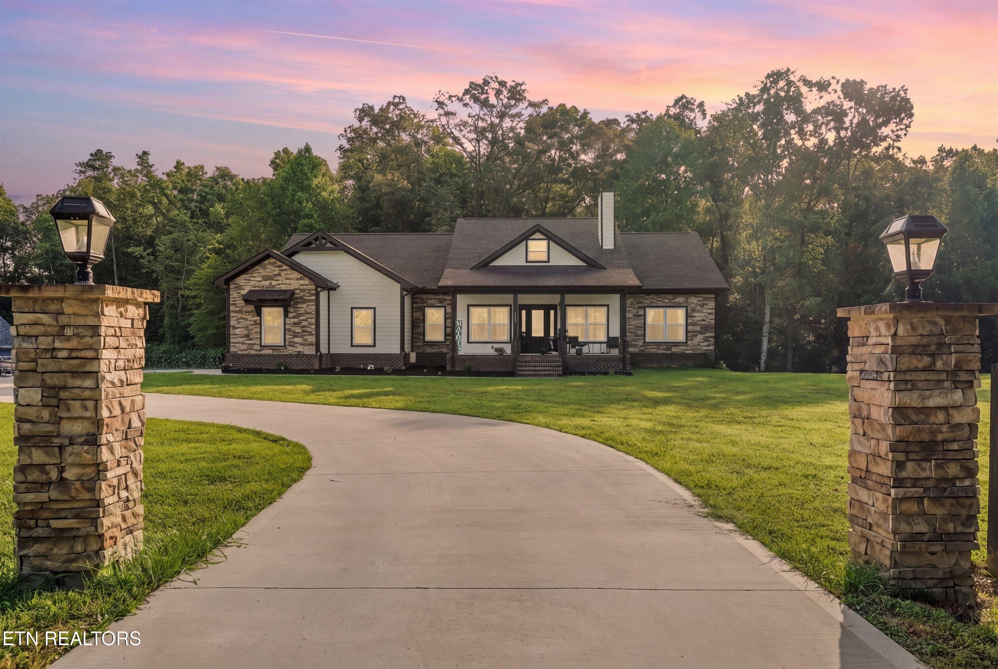 964 Deerwood Drive