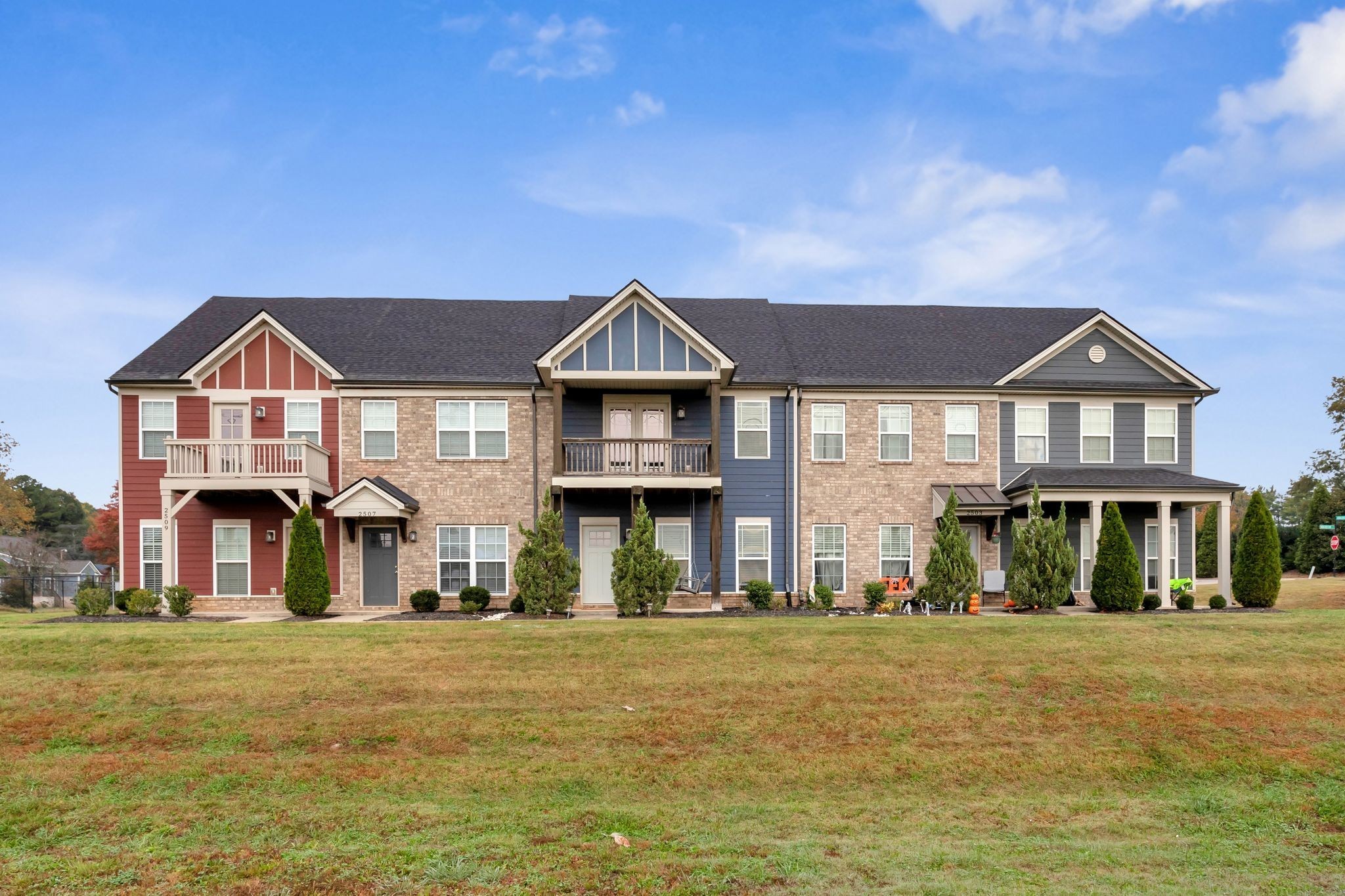 2505 Hidden Creek Ct