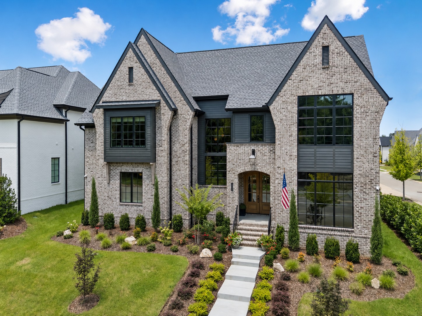 2950 Del Rio Pike