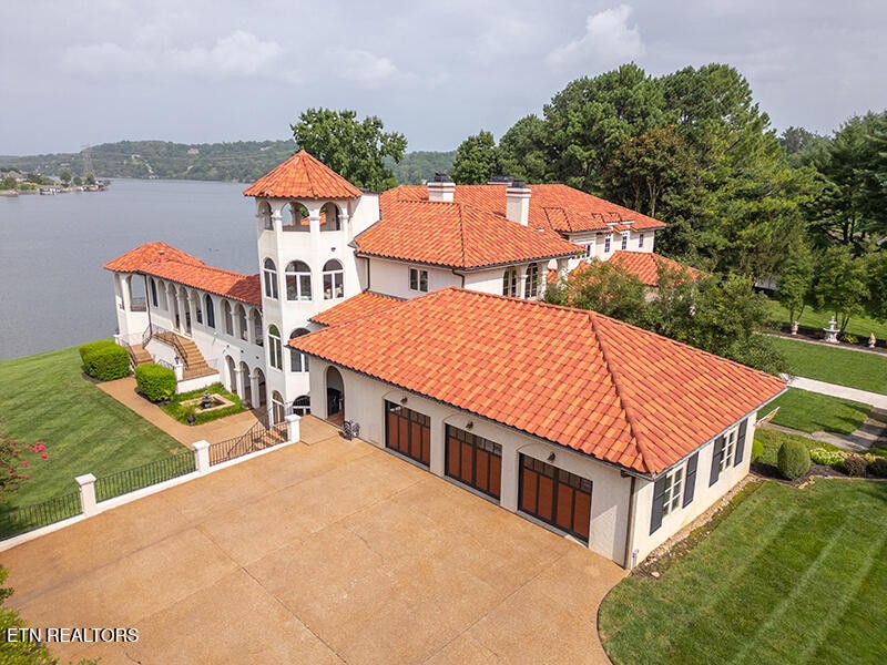 8719 Inlet Drive