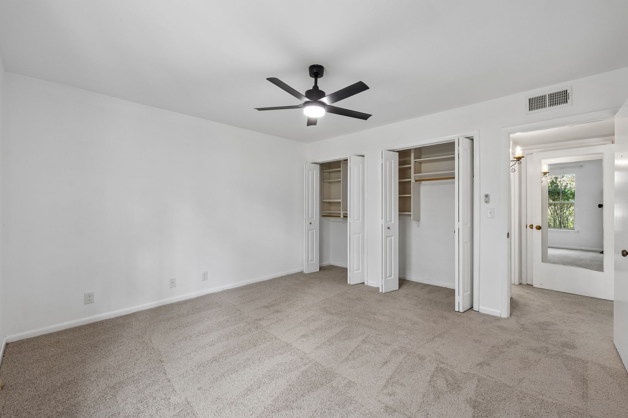 2116 Hobbs Rd