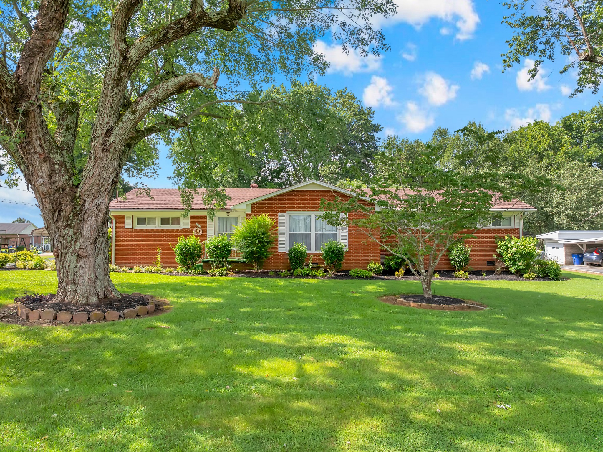 201 Cloverdale Rd
