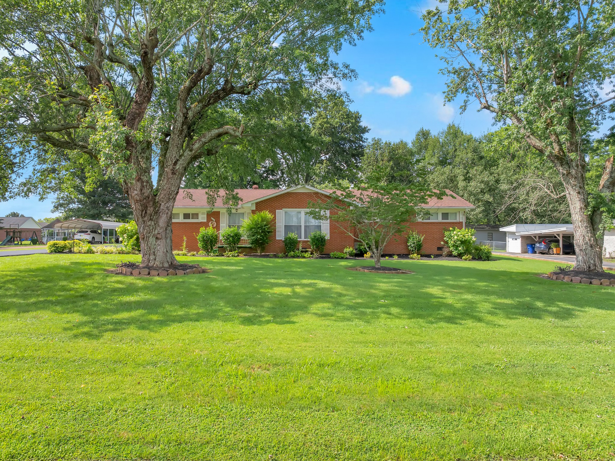 201 Cloverdale Rd