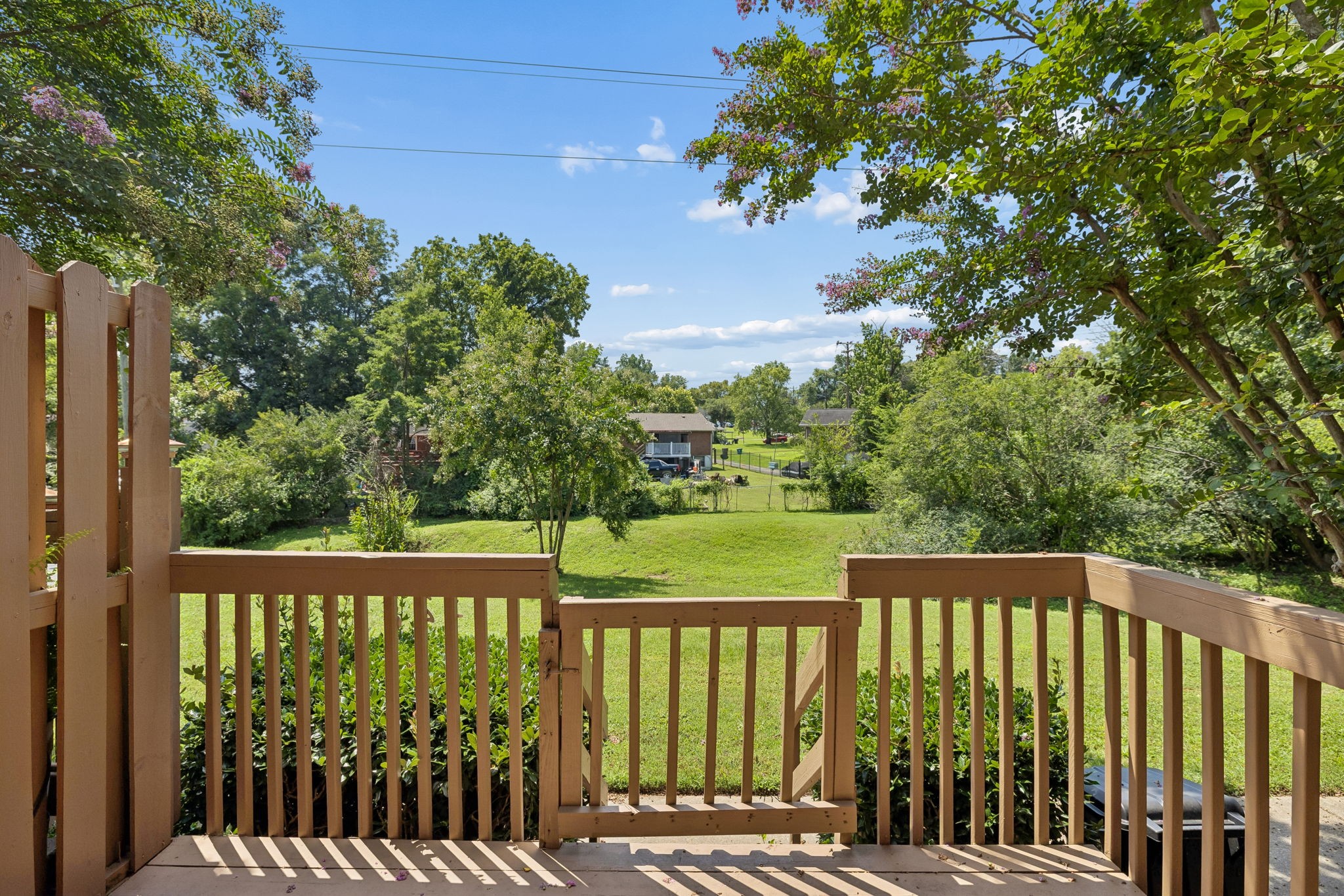 328 Hickory Pl