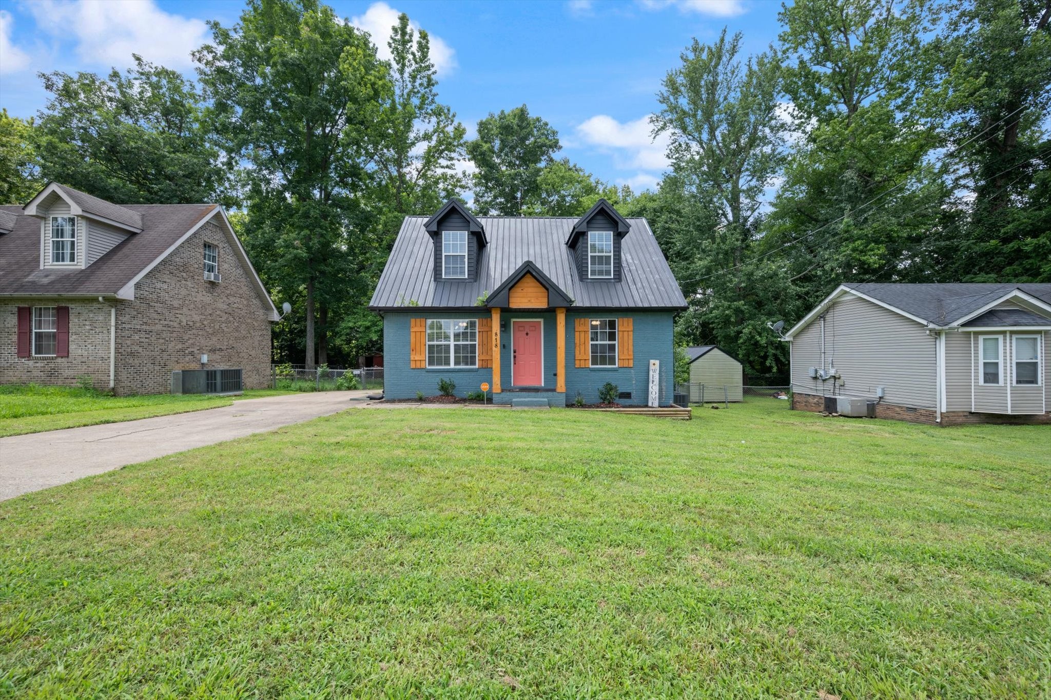 818 Shelton Cir, S