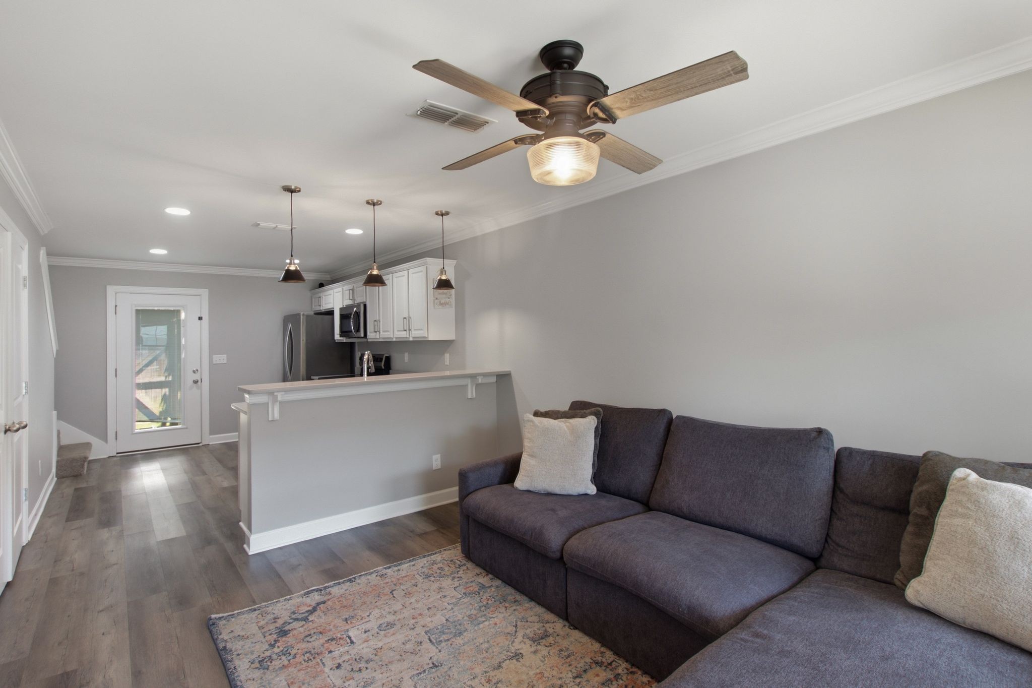 2506 E Main St