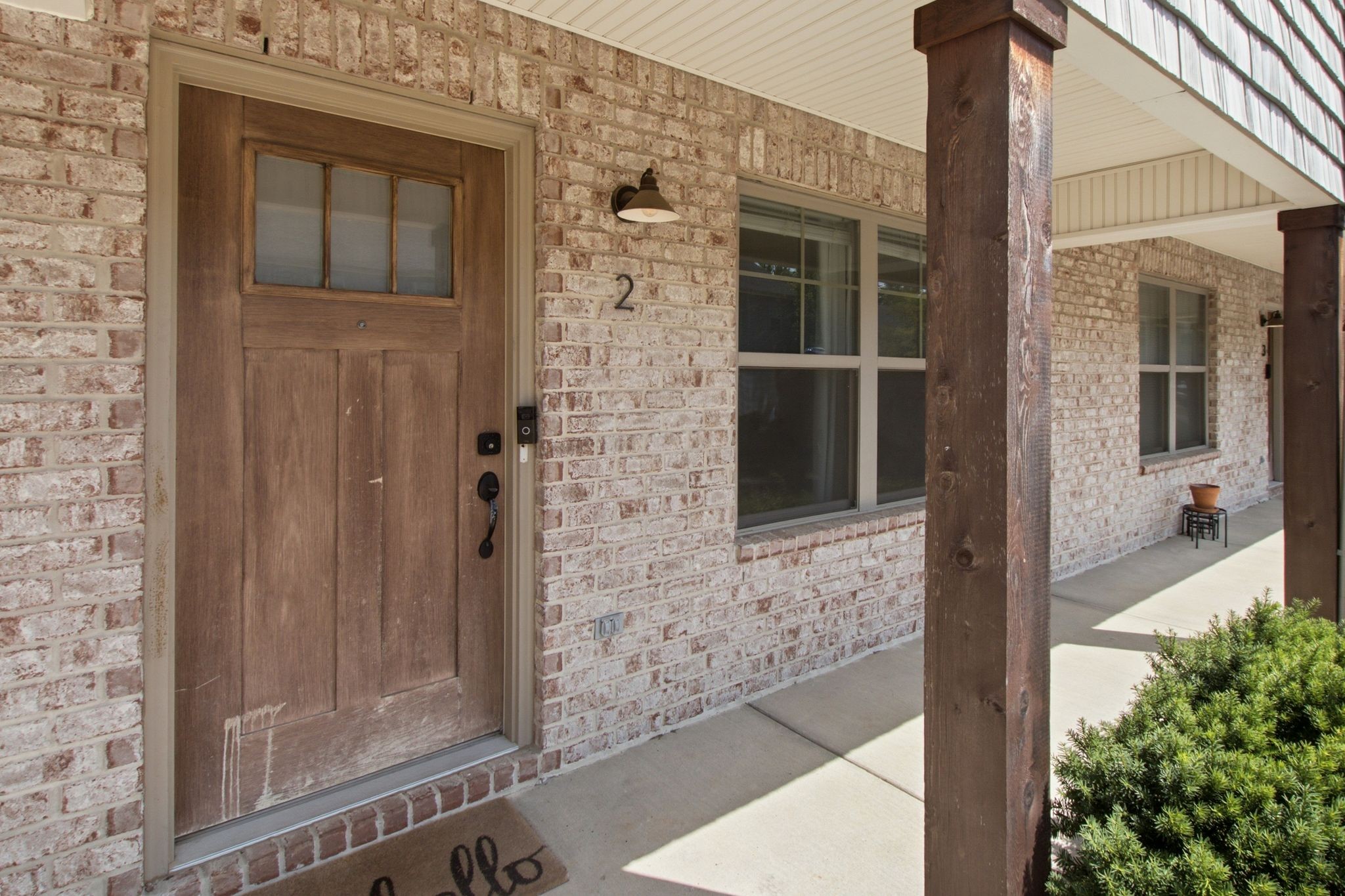 2506 E Main St