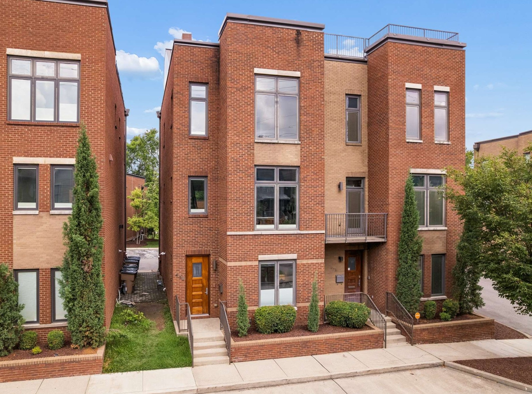 418 Van Buren St
